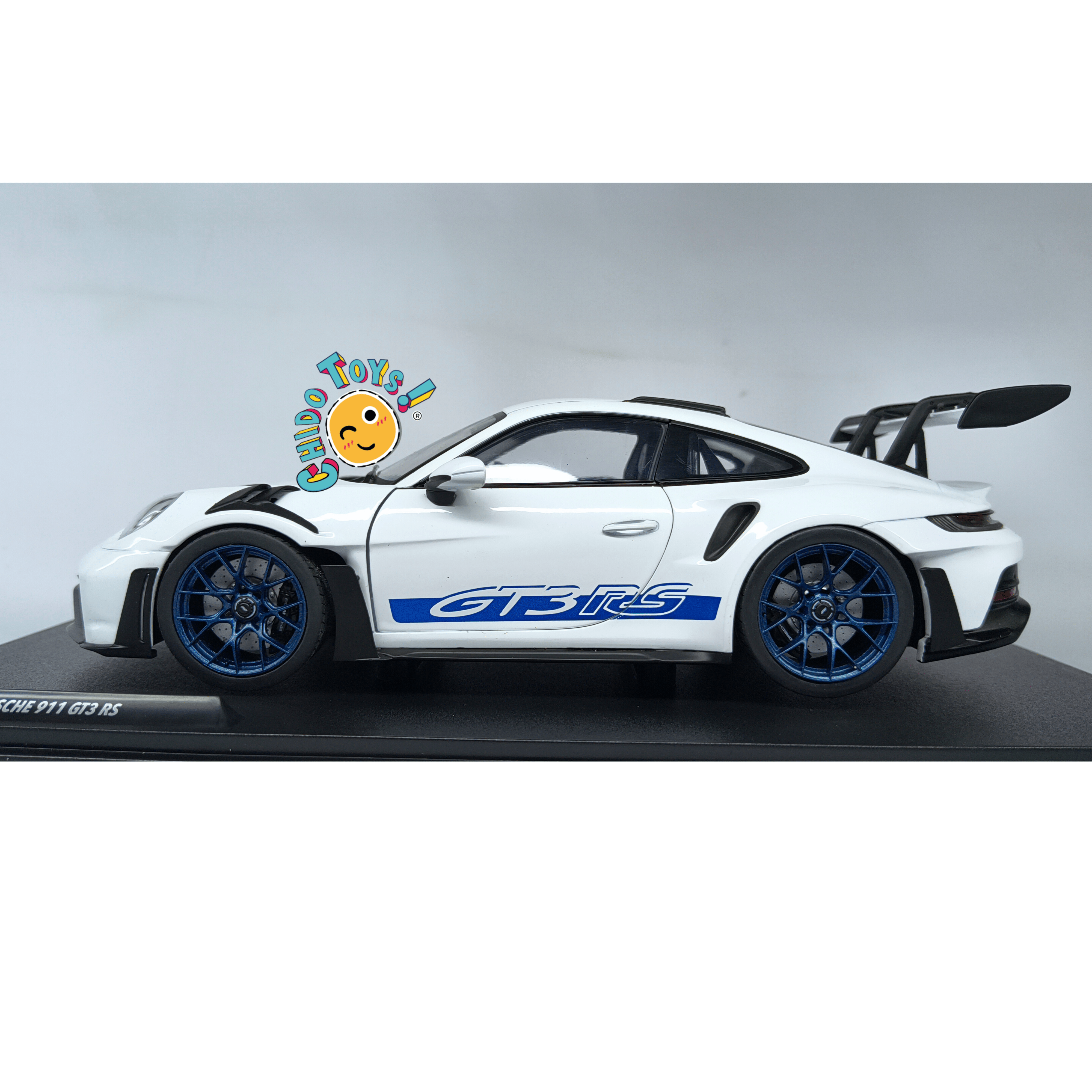 Solido Porsche 911 GT3 RS 1:18 blanco con dirección funcional - Chido Toys