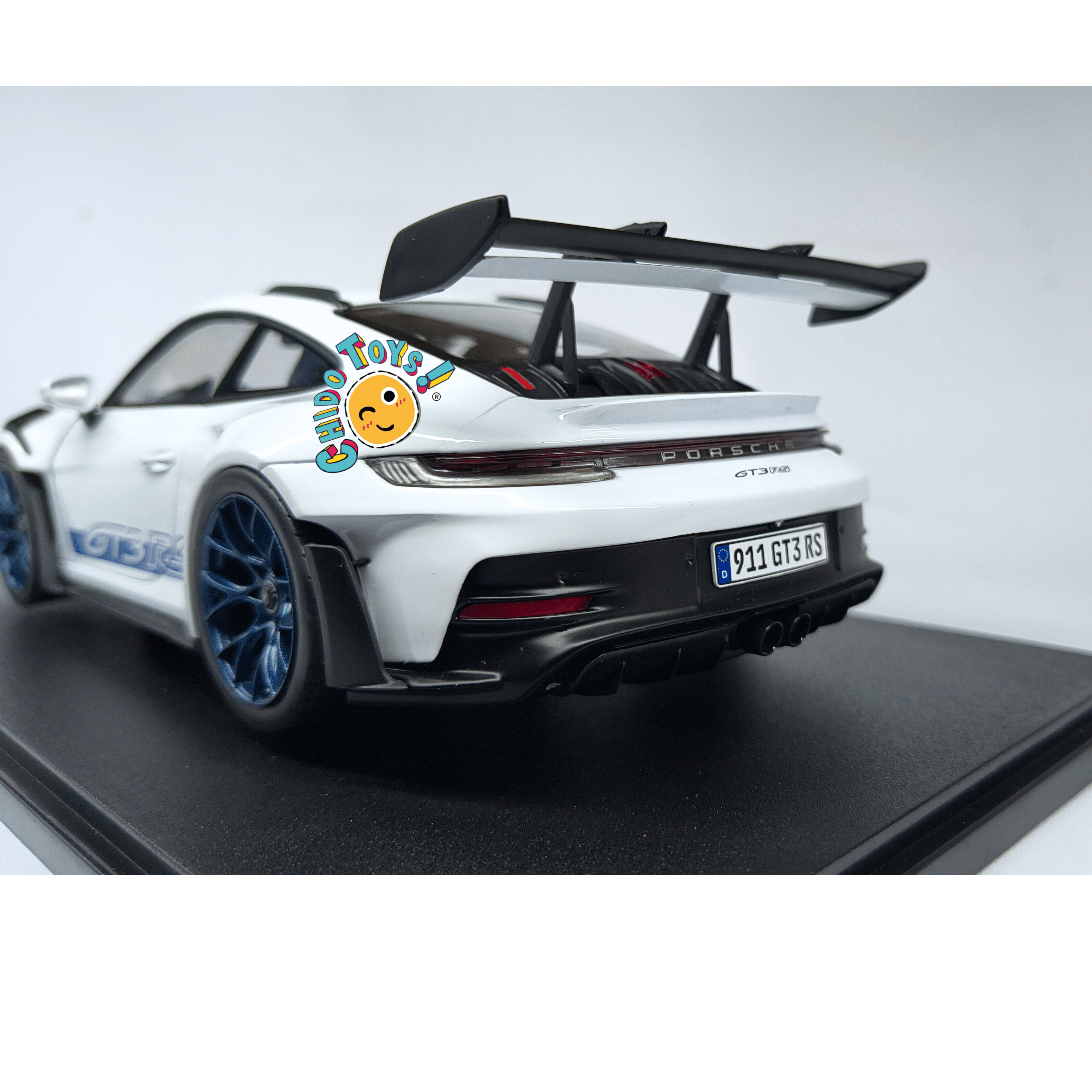 Solido Porsche 911 GT3 RS 1:18 blanco con dirección funcional - Chido Toys