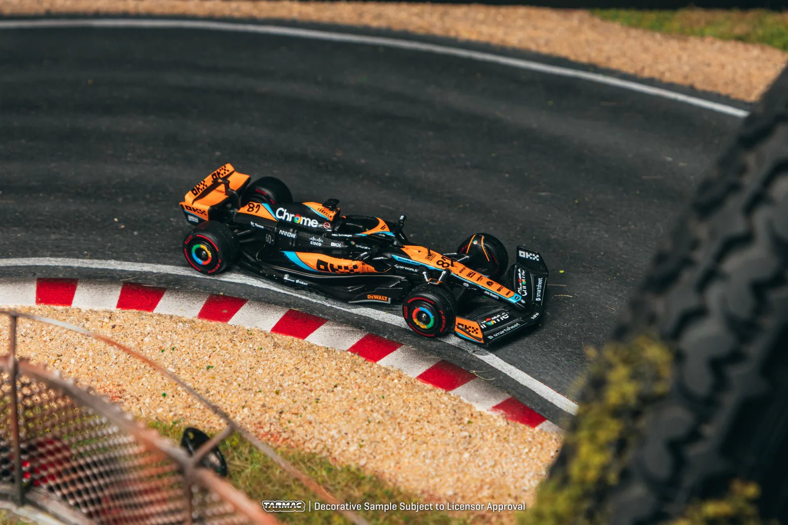 Tarmac Works McLaren MCL60 1:64 Oscar Piastri F1 2023 - Chido Toys