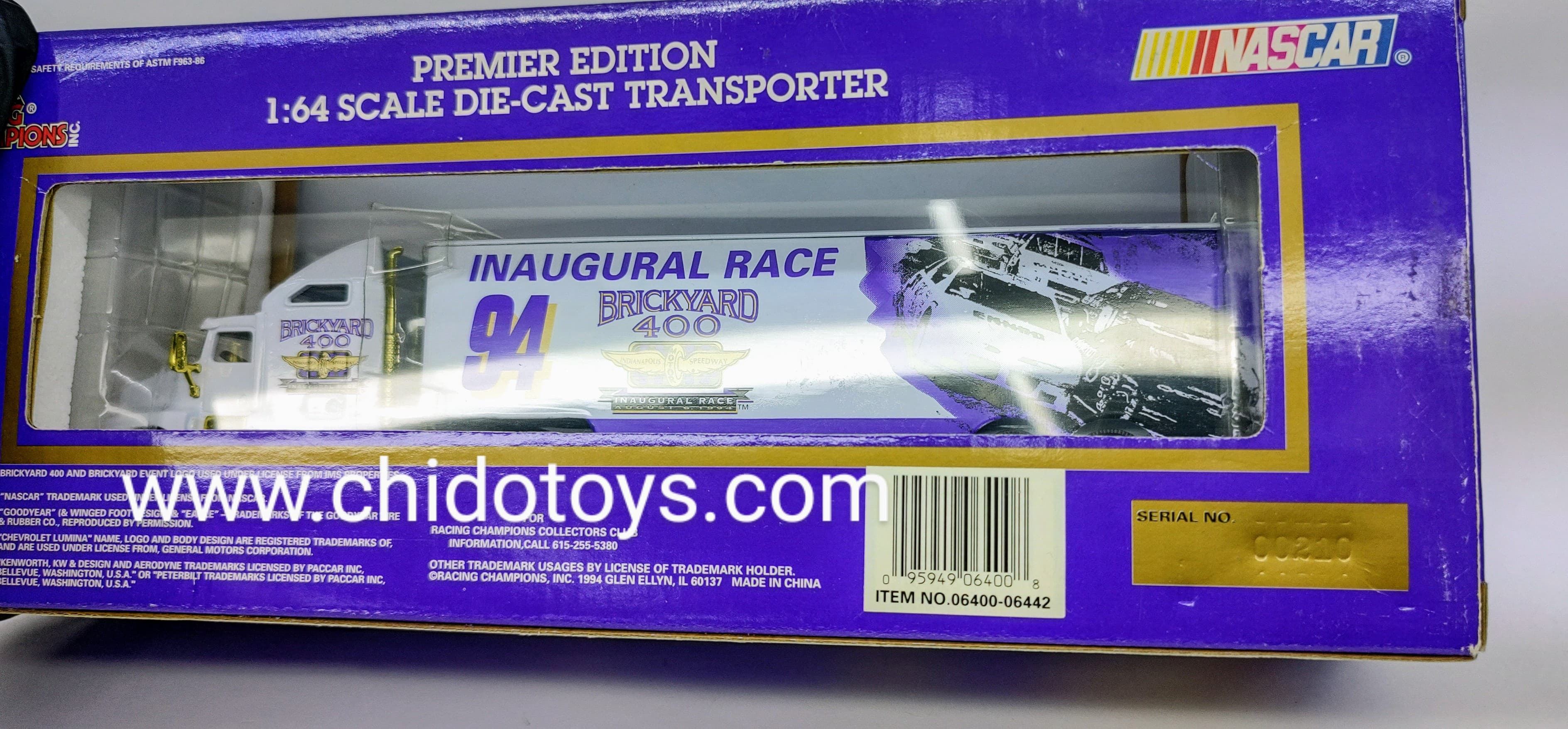 Trailer a escala marca Racing Champions, modelo Kenworth T600 aerocab 1994 conmemorativo de la carrera inaugural "Brickyard 400" - Chido Toys