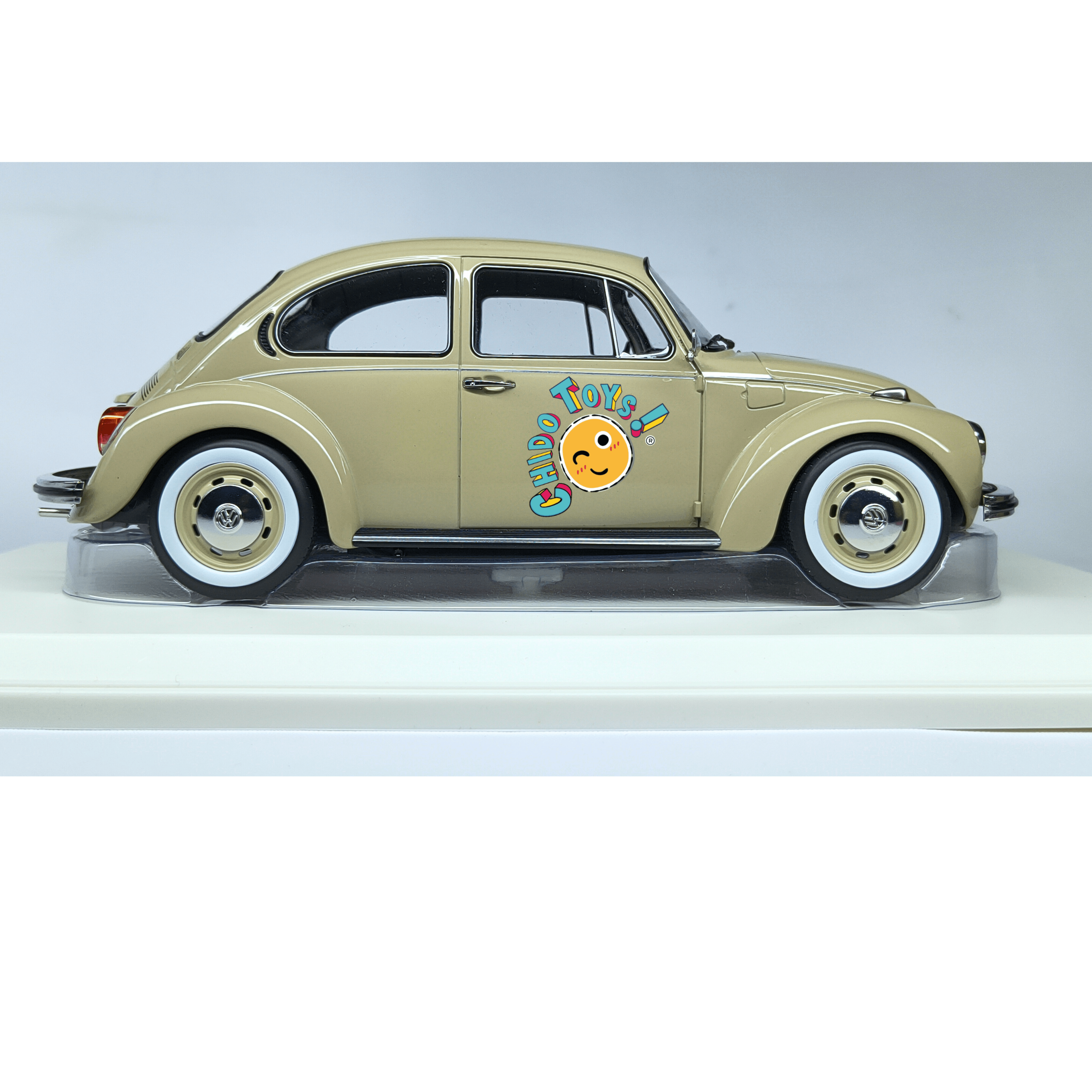 Volkswagen Beetle 1303 Norev 1:18 beige clásico - Chido Toys