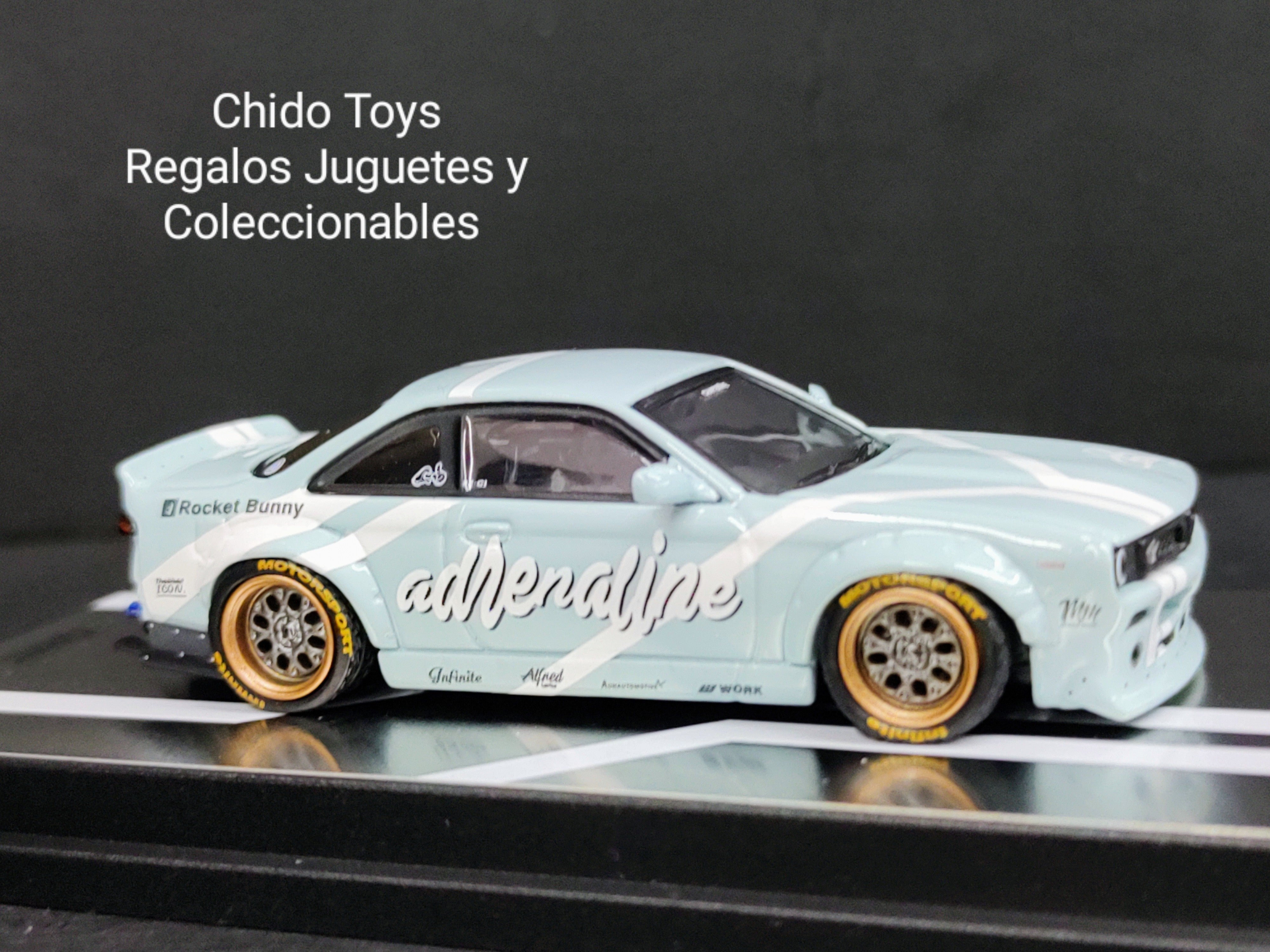 Auto a escala marca Inno64, modelo Nissan Silvia S14, edad 14+