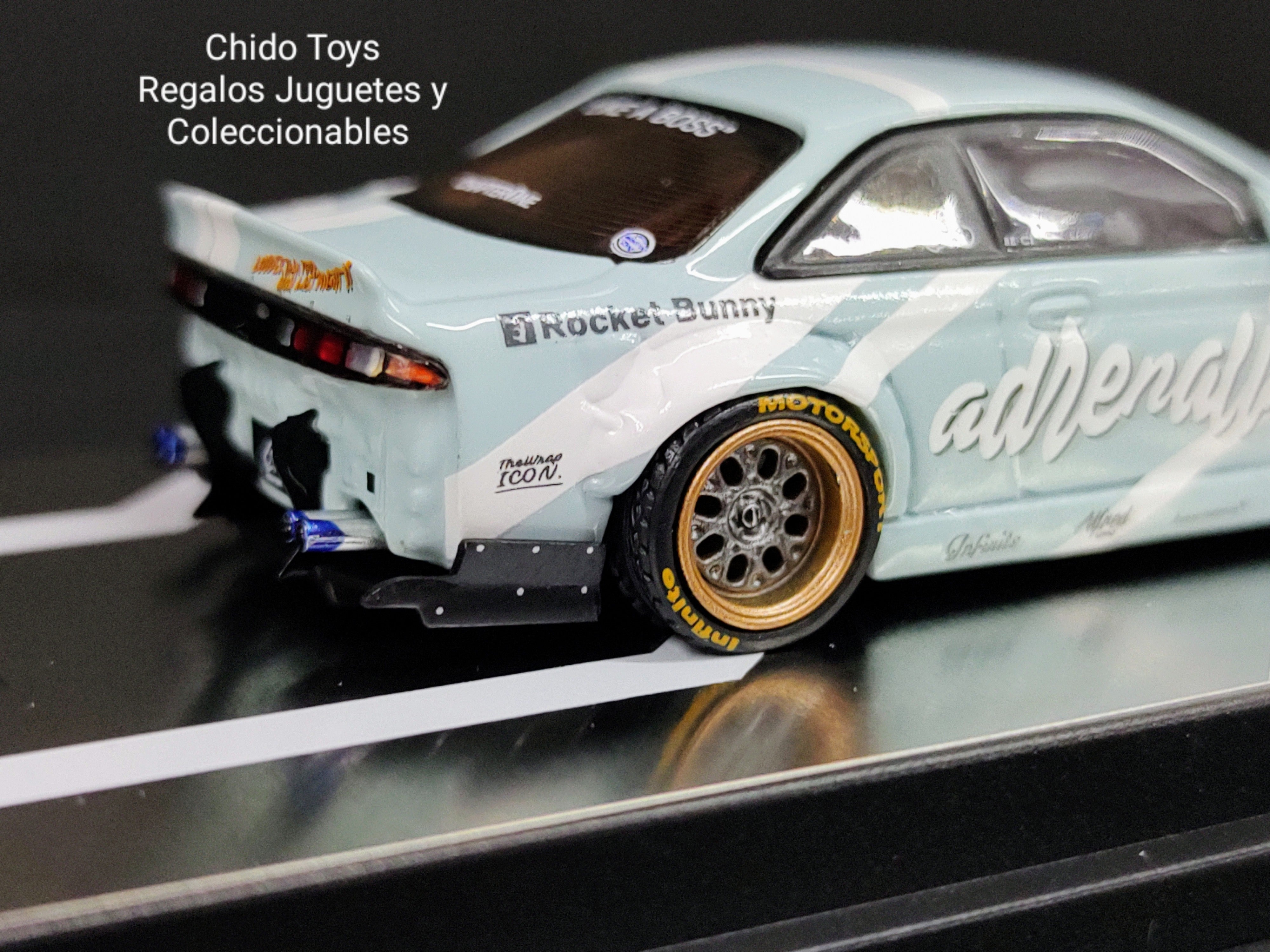 Auto a escala marca Inno64, modelo Nissan Silvia S14, edad 14+