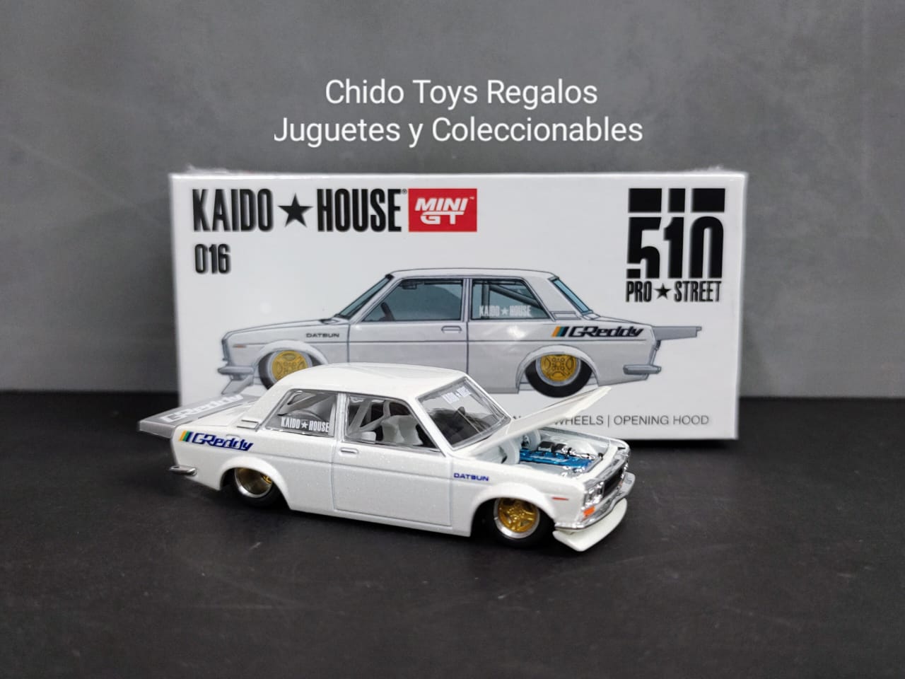 Auto a escala marca Kaido House & Mini GT, Modelo Datsun 510 Pro Street - Chido Toys