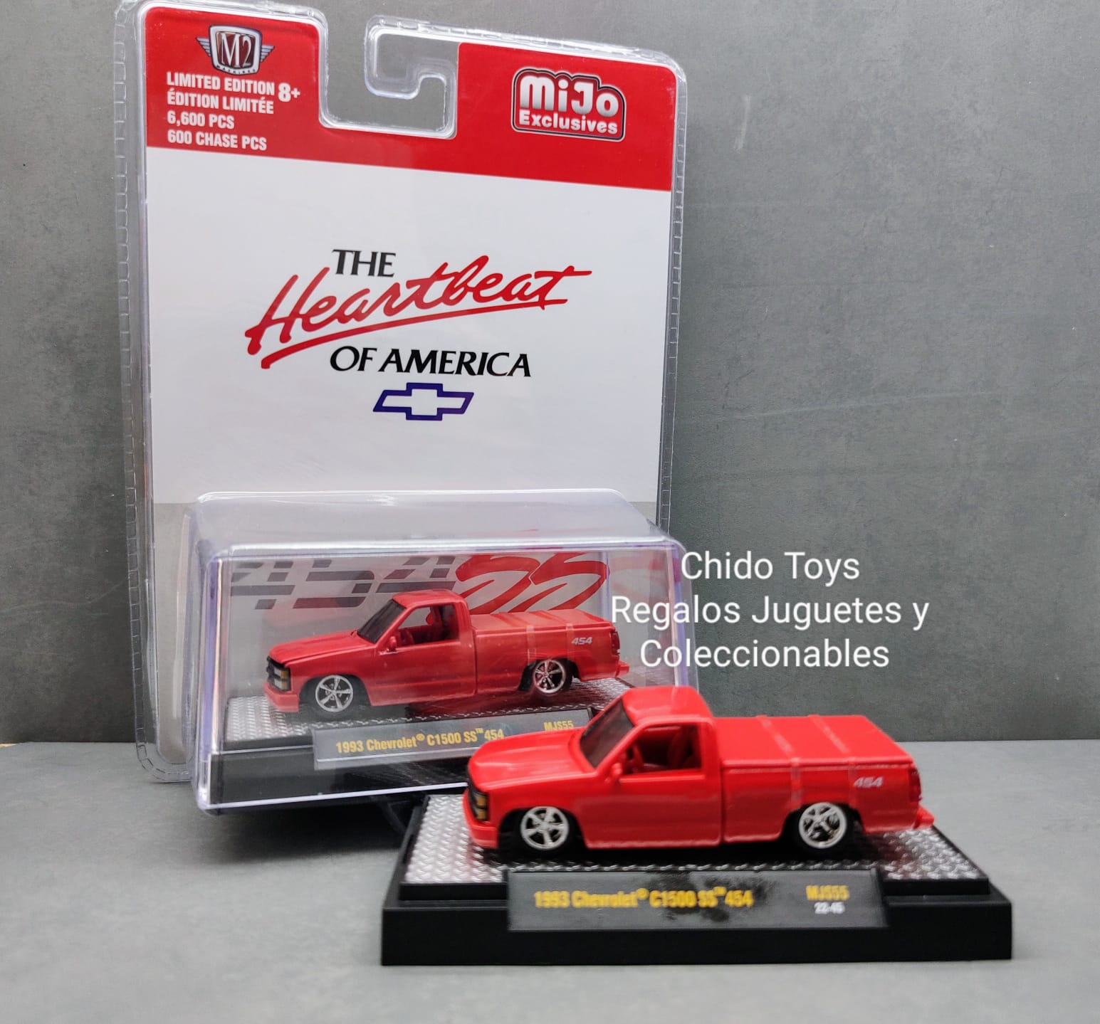 Auto a escala marca M2, 1992 Chevrolet C1500 SS454 Red - Chido Toys