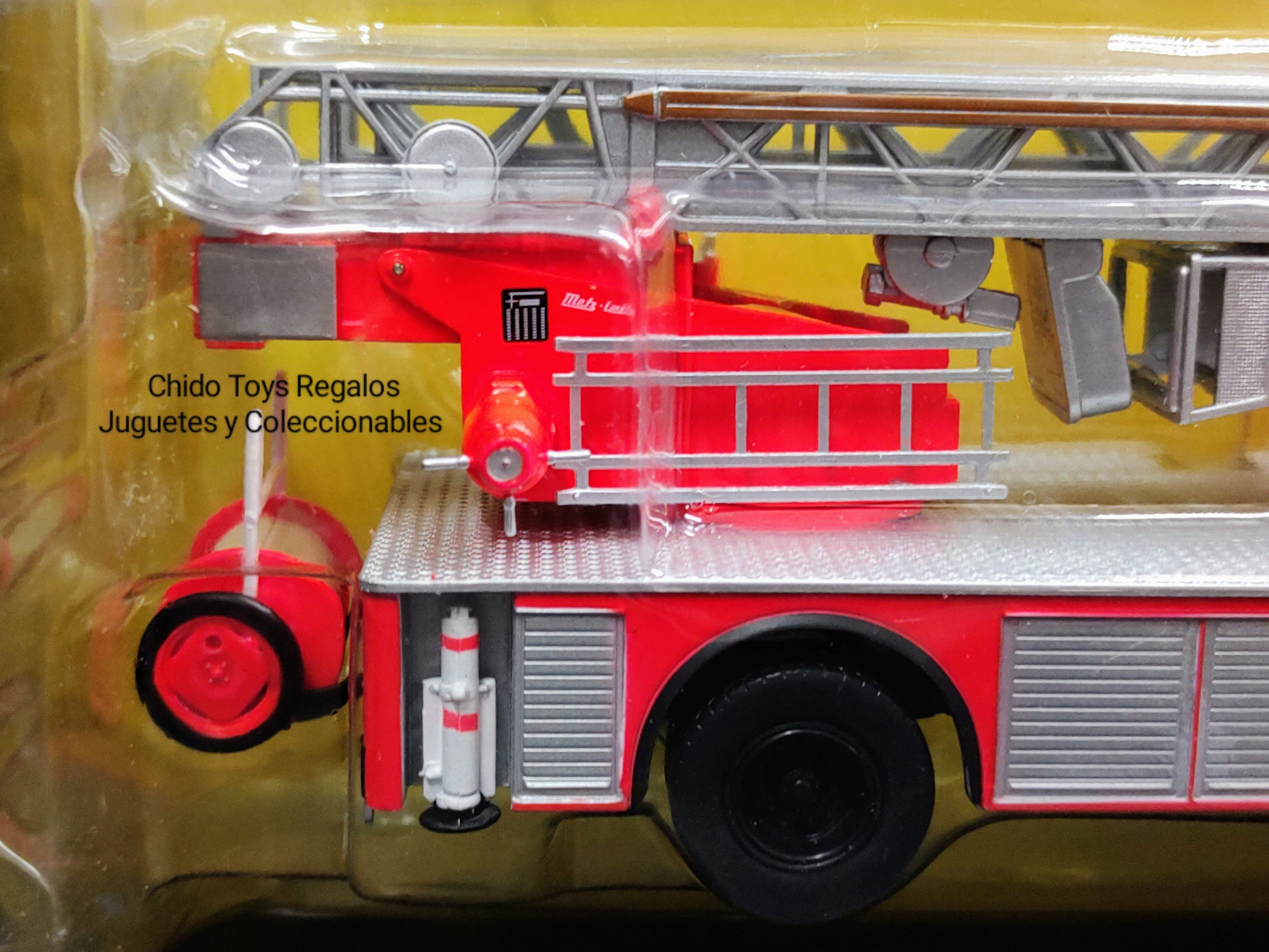 Camión Bombero a escala marca Edicola, modelo Mercedes Benz - L1519 DLK30, Metz 1966, edad 14+ (Camiones de Bomberos del Mundo) - Chido Toys