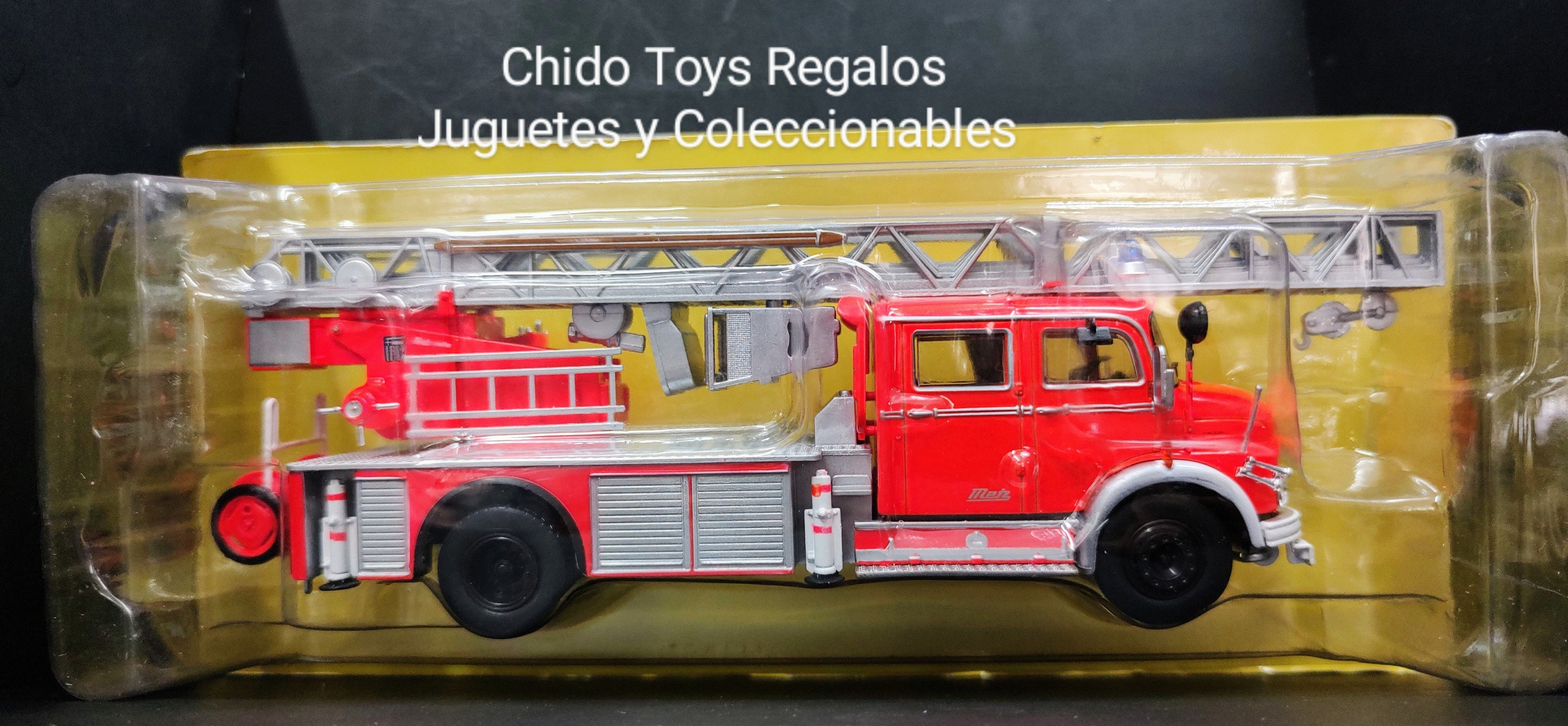 Camión Bombero a escala marca Edicola, modelo Mercedes Benz - L1519 DLK30, Metz 1966, edad 14+ (Camiones de Bomberos del Mundo) - Chido Toys