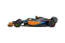 Cargar imagen en el visor de la galería, Auto a escala 1:18 marca Solido, Modelo McLaren MCL36 L.NORRIS Orange Emilia Romagna GP
