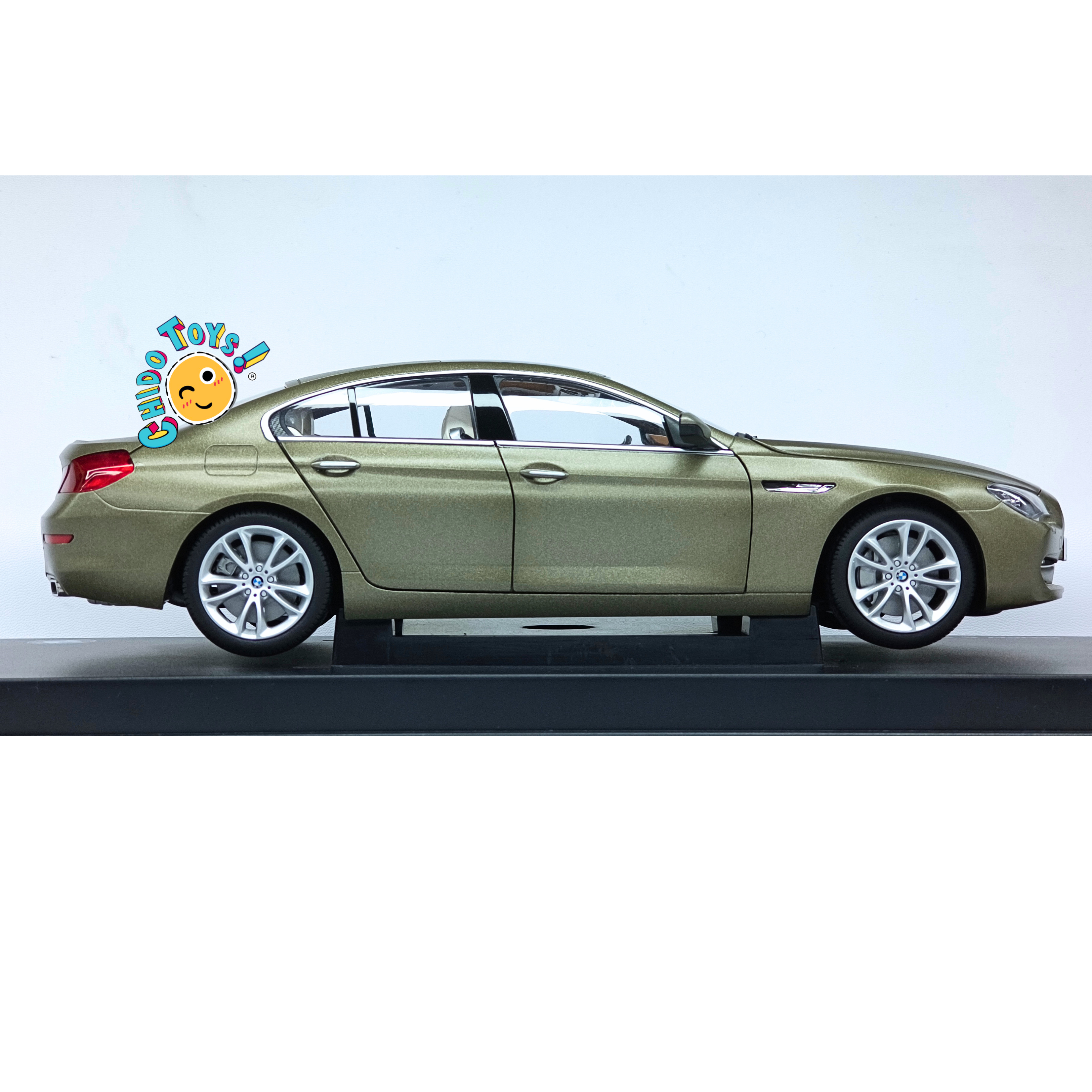 BMW 650i Gran Coupé F06 Dealer Edition 1:18 Frozen Bronze con apertura total