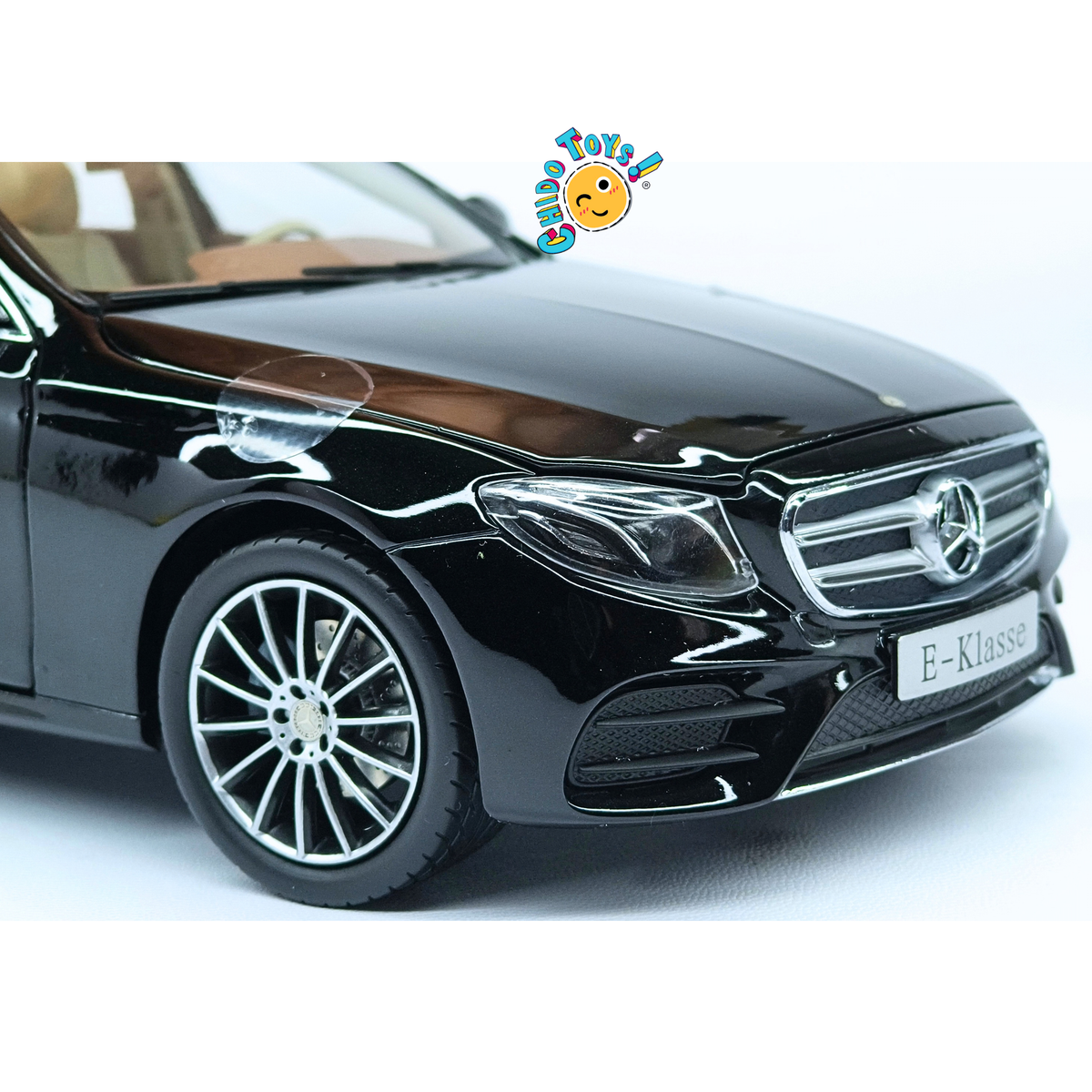 Mercedes-Benz Clase E W213 AMG Line iScale 1:18 Obsidian Black con apertura total