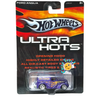 Hot Wheels Ultra Hots Ford Anglia 1:64 morado, cuerpo y chasis diecast, flamas Hot Sauce y cofre abatible con motor.