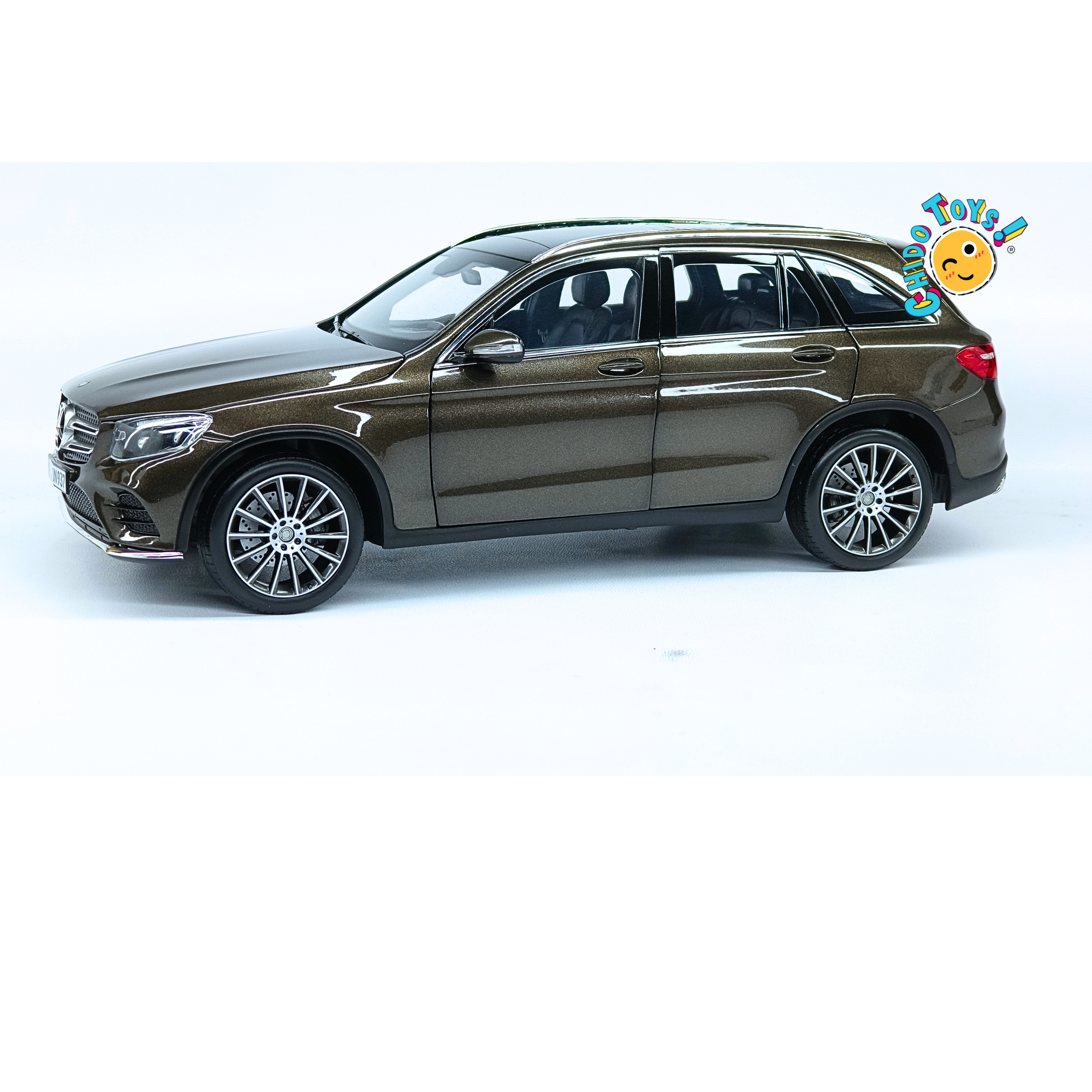 Mercedes-Benz GLC 1:18 Norev marrón metálico con apertura total