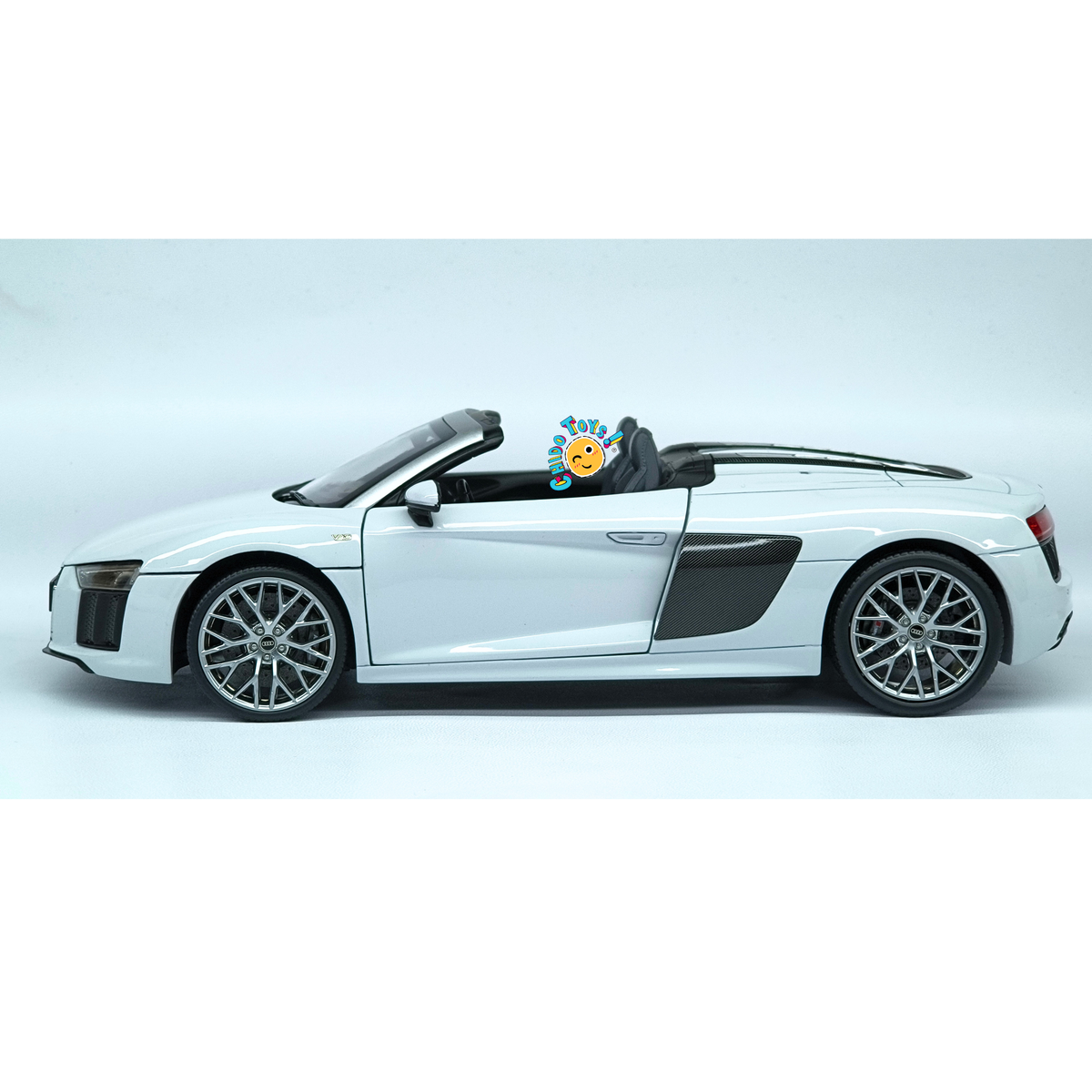 Audi R8 Spyder V10 2016 iScale 1:18 Suzuka Grey Dealer Edition