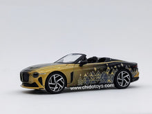Cargar imagen en el visor de la galería, Auto a escala marca Mini GT, Modelo Bentley Muliner Bacalar, Edición Navidad 2023
