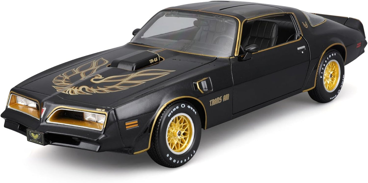 Maisto Pontiac Firebird Trans Am 1978 1:18 negro y dorado, diecast con llantas de goma y apertura de cofre, puertas y cajuela.