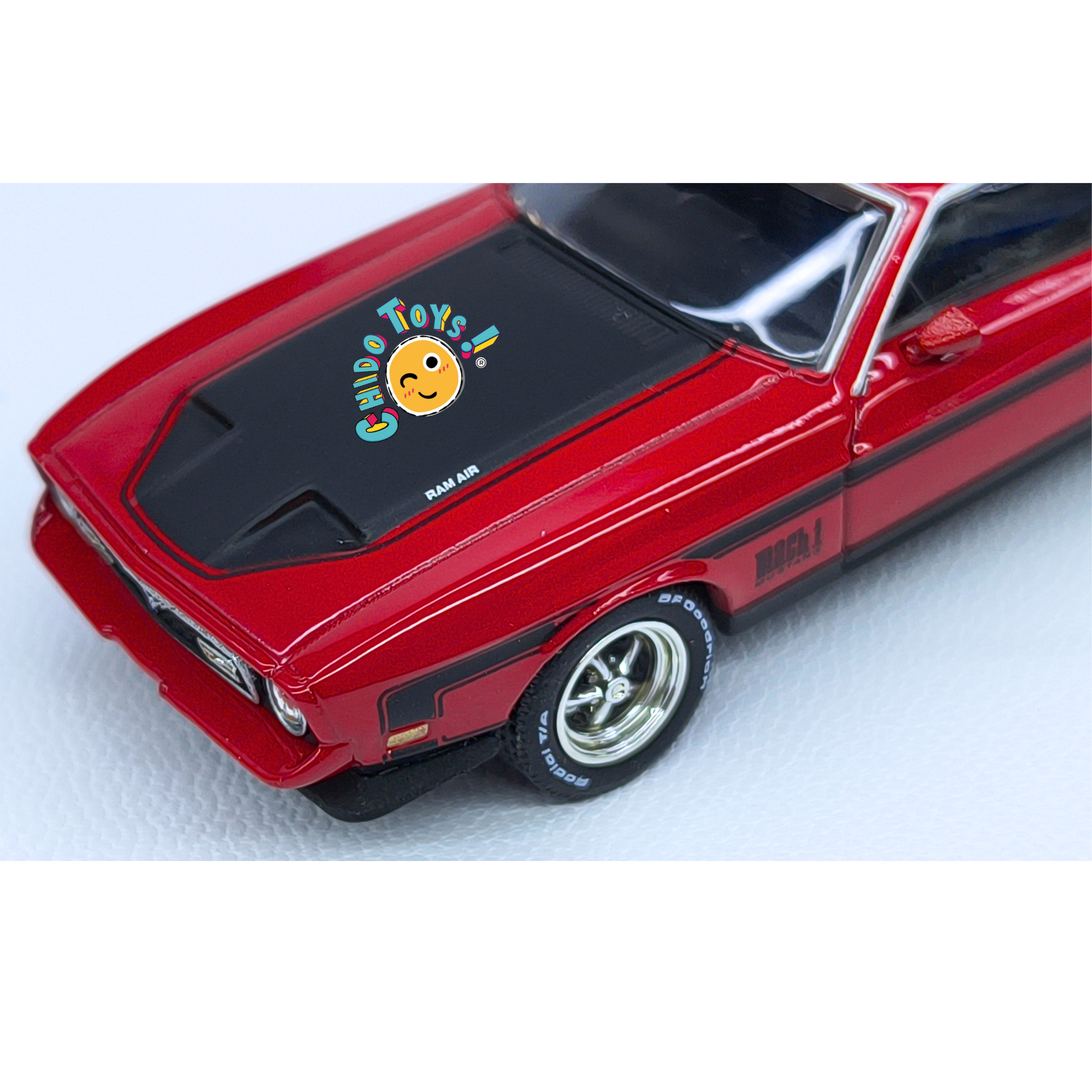 Mini GT Ford Mustang Mach 1 1971 1:64 rojo clásico