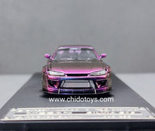 Cargar imagen en el visor de la galería, Auto a escala marca Street Weapon modelo Nissan Silvia RocketBunny.
