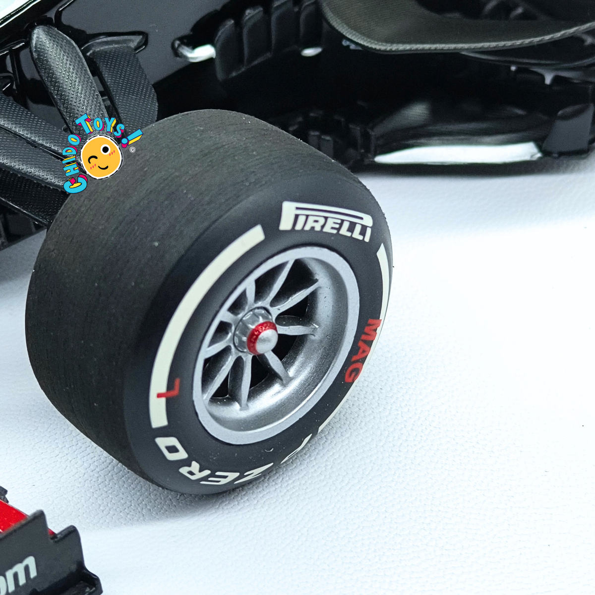 Minichamps Haas VF-20 Mick Schumacher 1:18 Test Abu Dhabi 2020