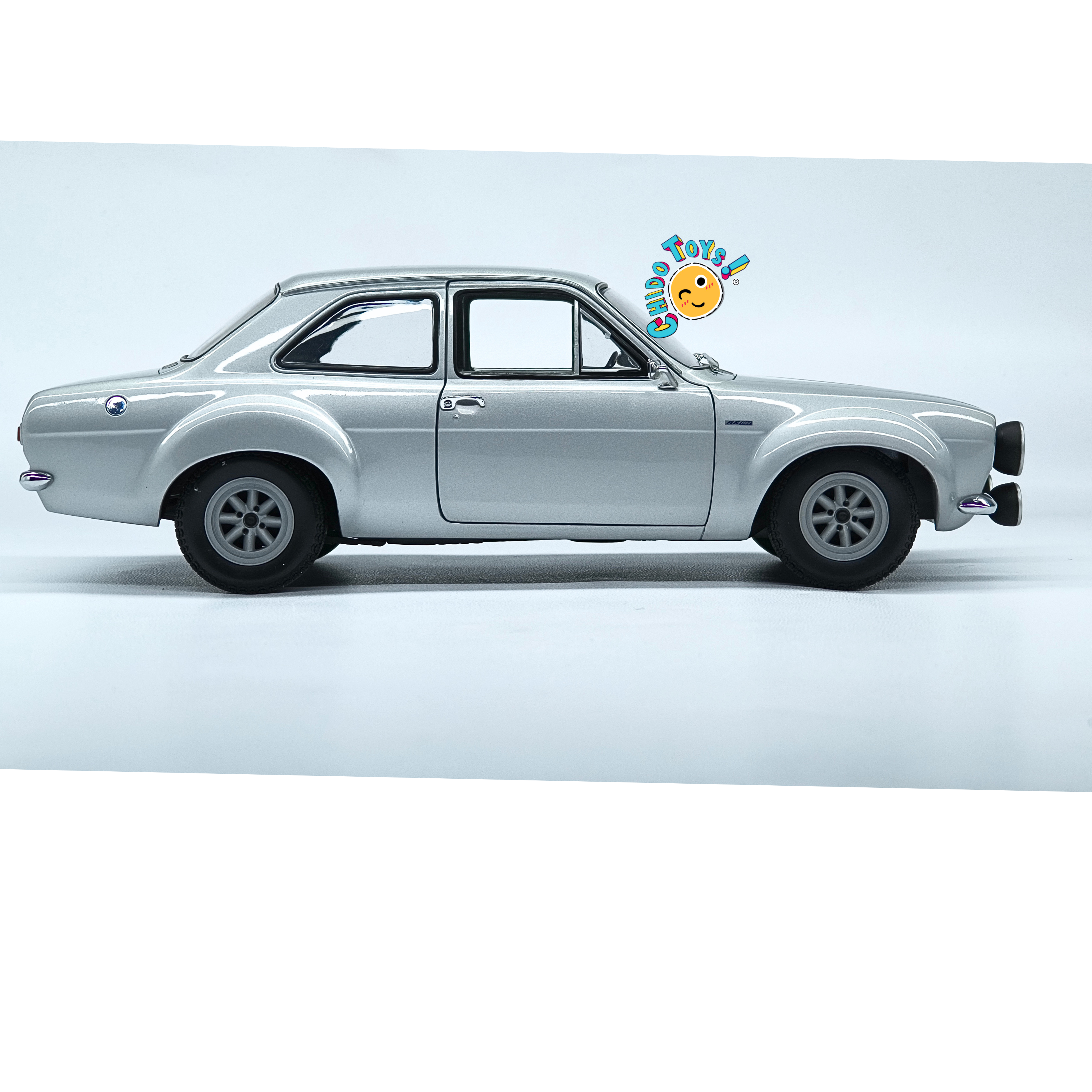 Minichamps Ford Escort I RS 1600 FAV 1970 1:18 plata con dirección funcional