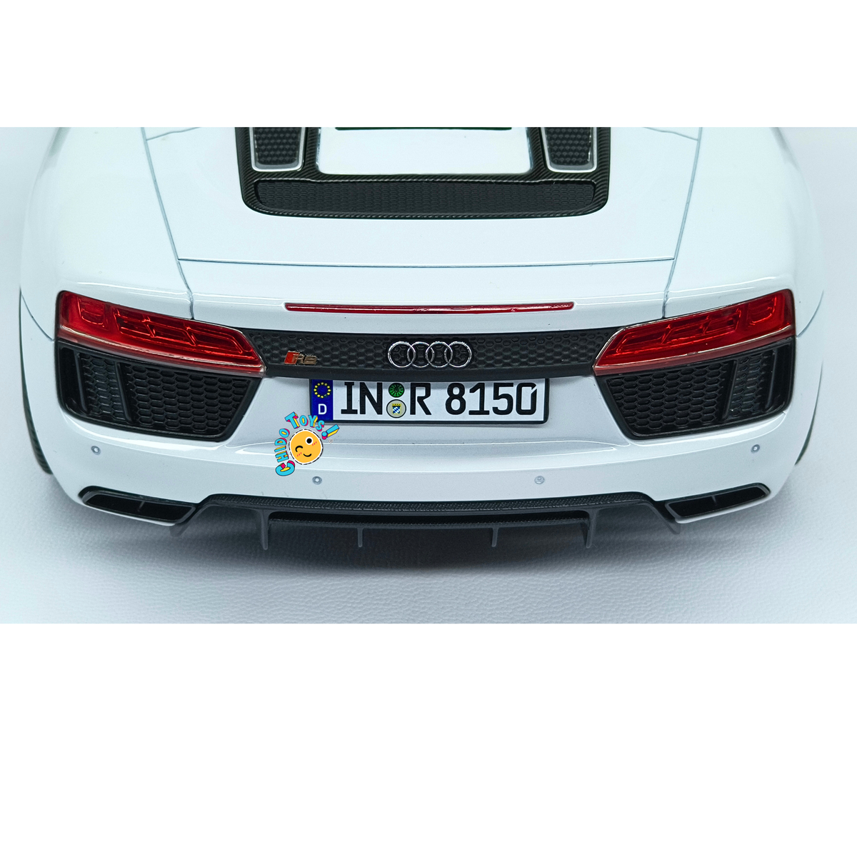 Audi R8 Spyder V10 2016 iScale 1:18 Suzuka Grey Dealer Edition