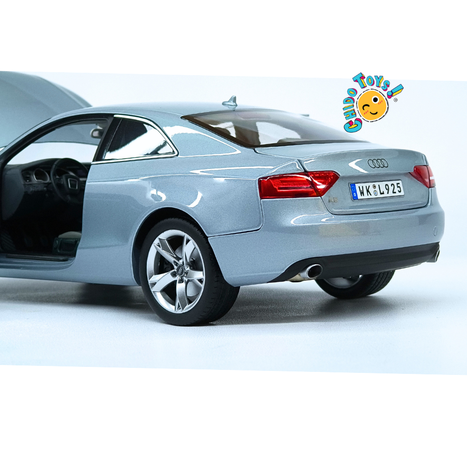 Norev Audi A5 Coupé 2007 1:18 Monza Silver con apertura total