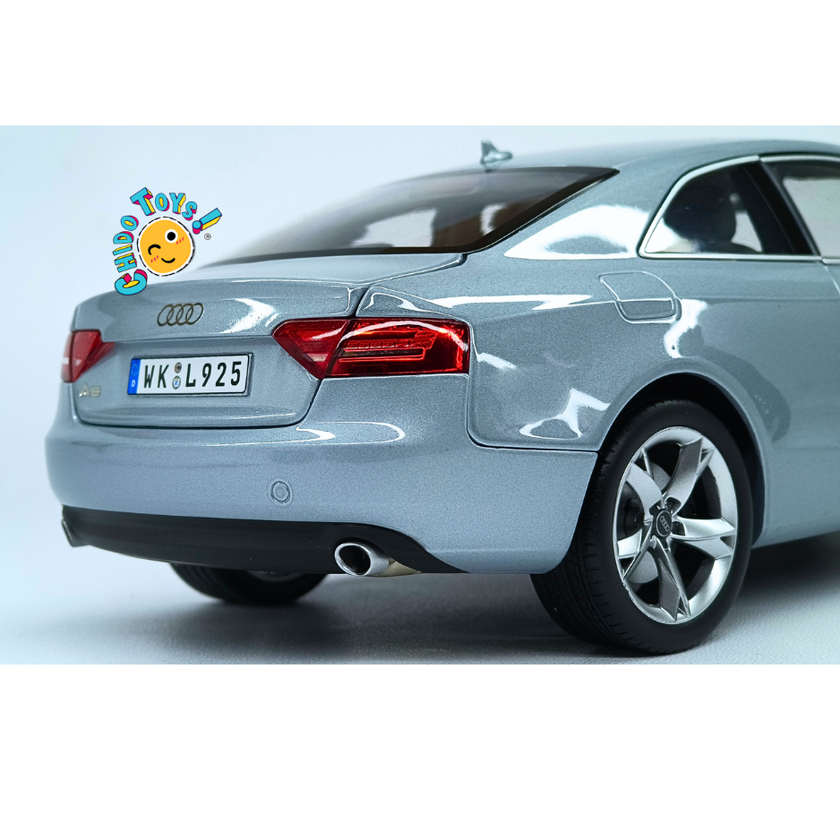 Norev Audi A5 Coupé 2007 1:18 Monza Silver con apertura total