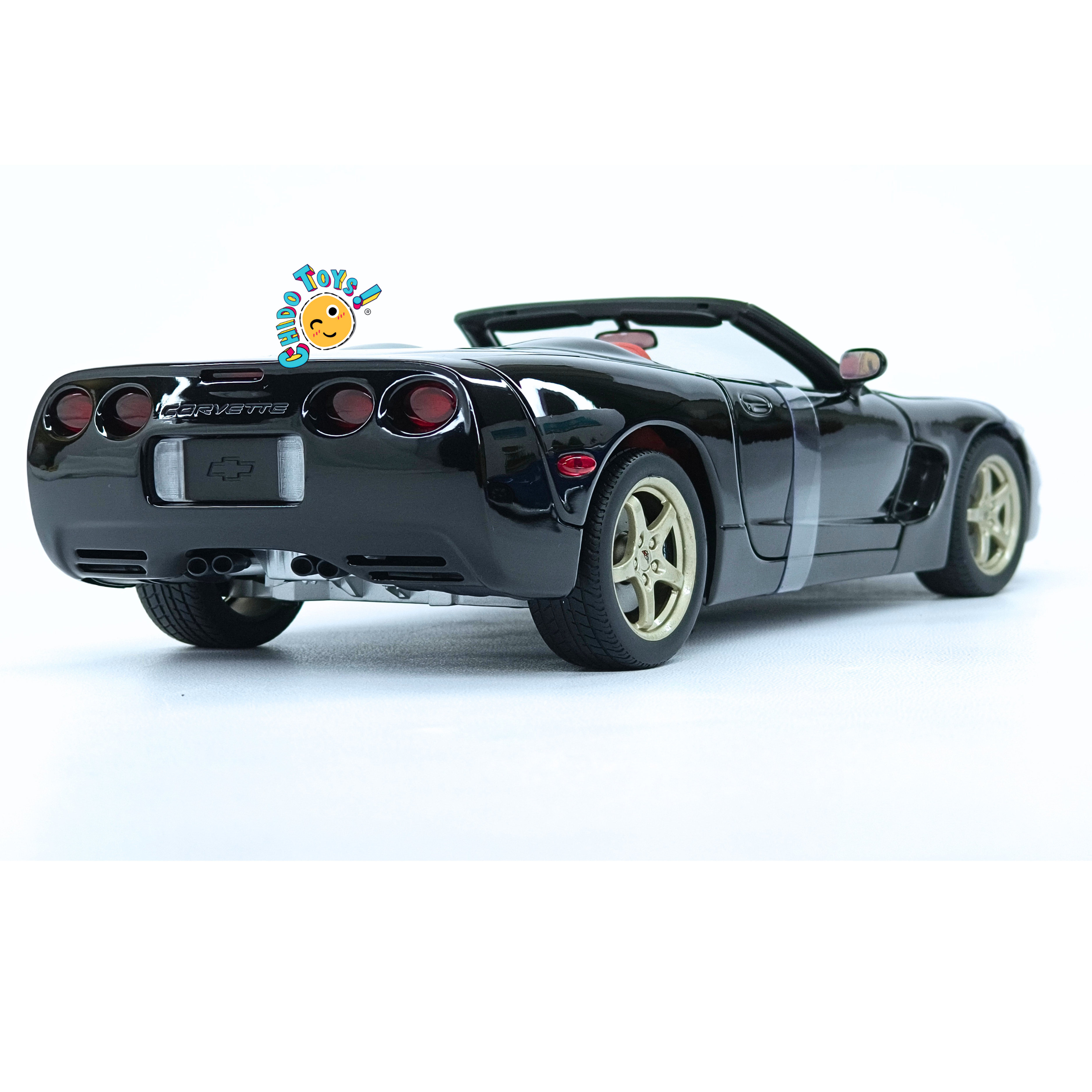 UT Models Chevrolet Corvette C5 1999 1:18 negro con interior rojo y caja original
