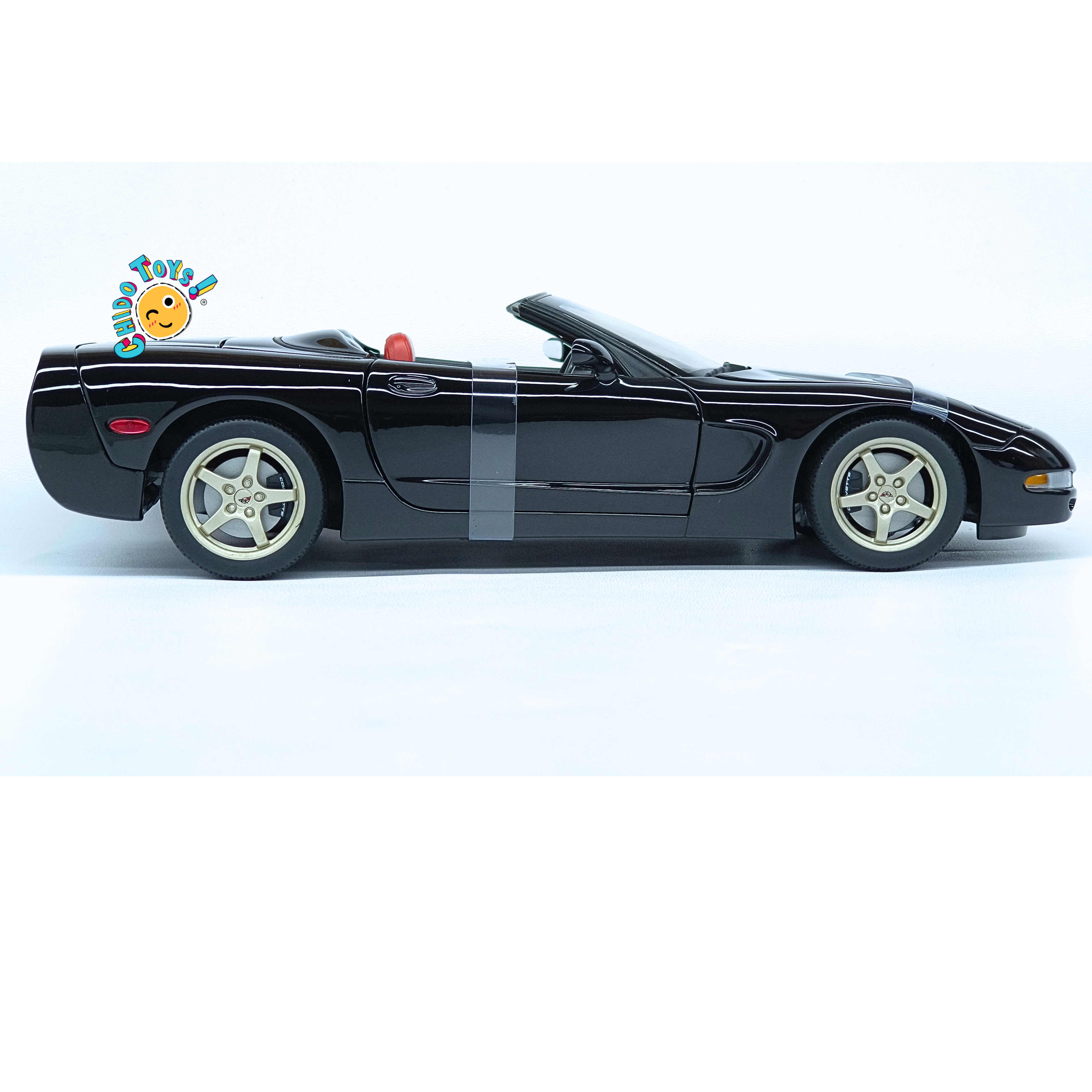 UT Models Chevrolet Corvette C5 1999 1:18 negro con interior rojo y caja original