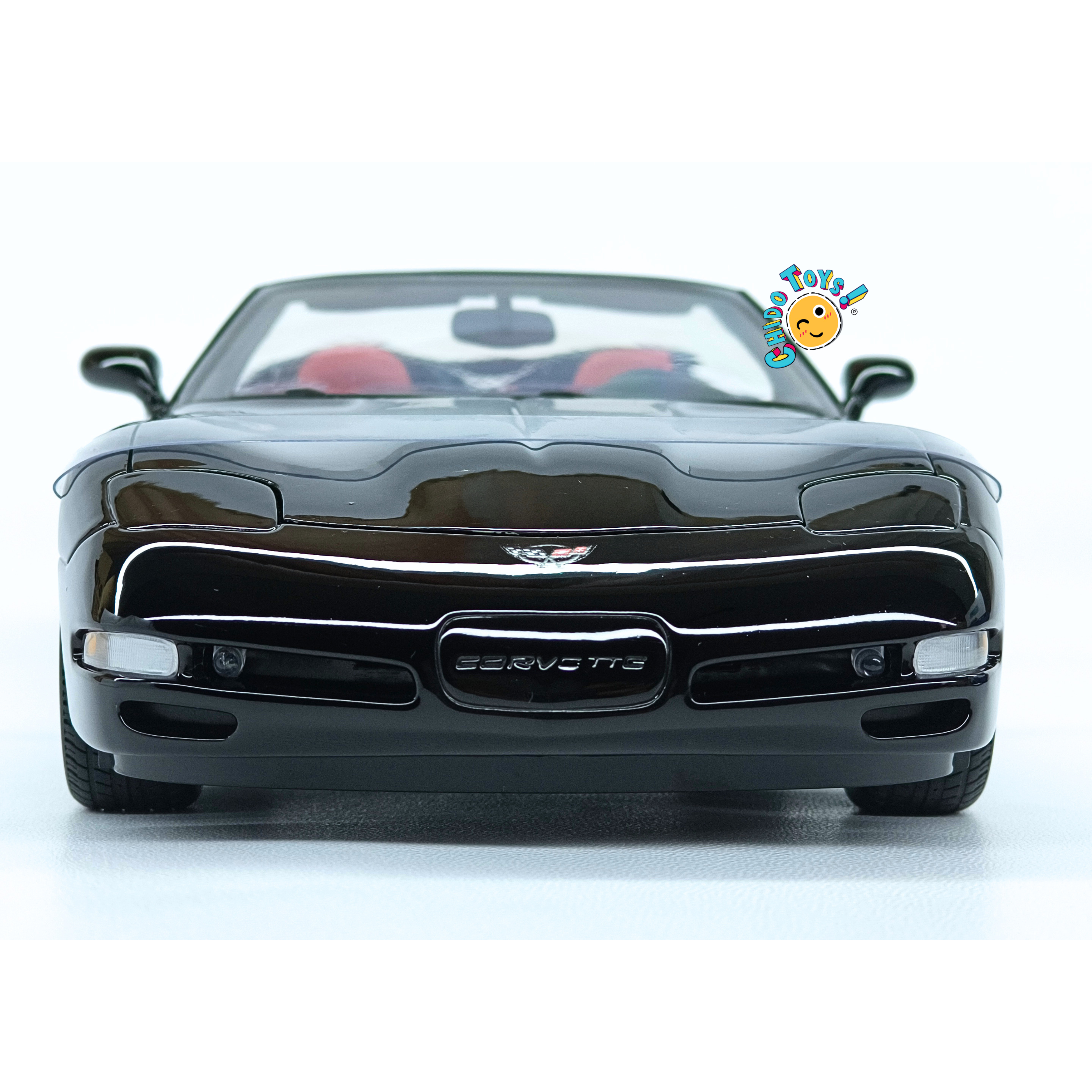 UT Models Chevrolet Corvette C5 1999 1:18 negro con interior rojo y caja original
