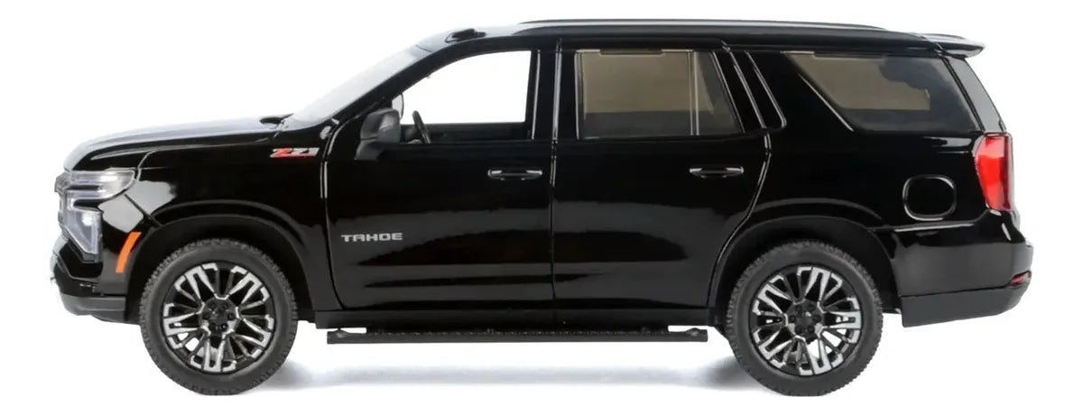MotorMax Chevrolet Tahoe Z71 2025 1:24 negra con apertura de puertas y cajuela