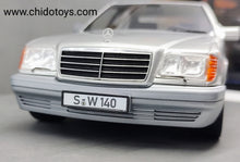 Cargar imagen en el visor de la galería, Auto a escala 1:18 Marca I-SCALE, Modelo  MERCEDES BENZ - S-CLASS S500 (W140) 1994
