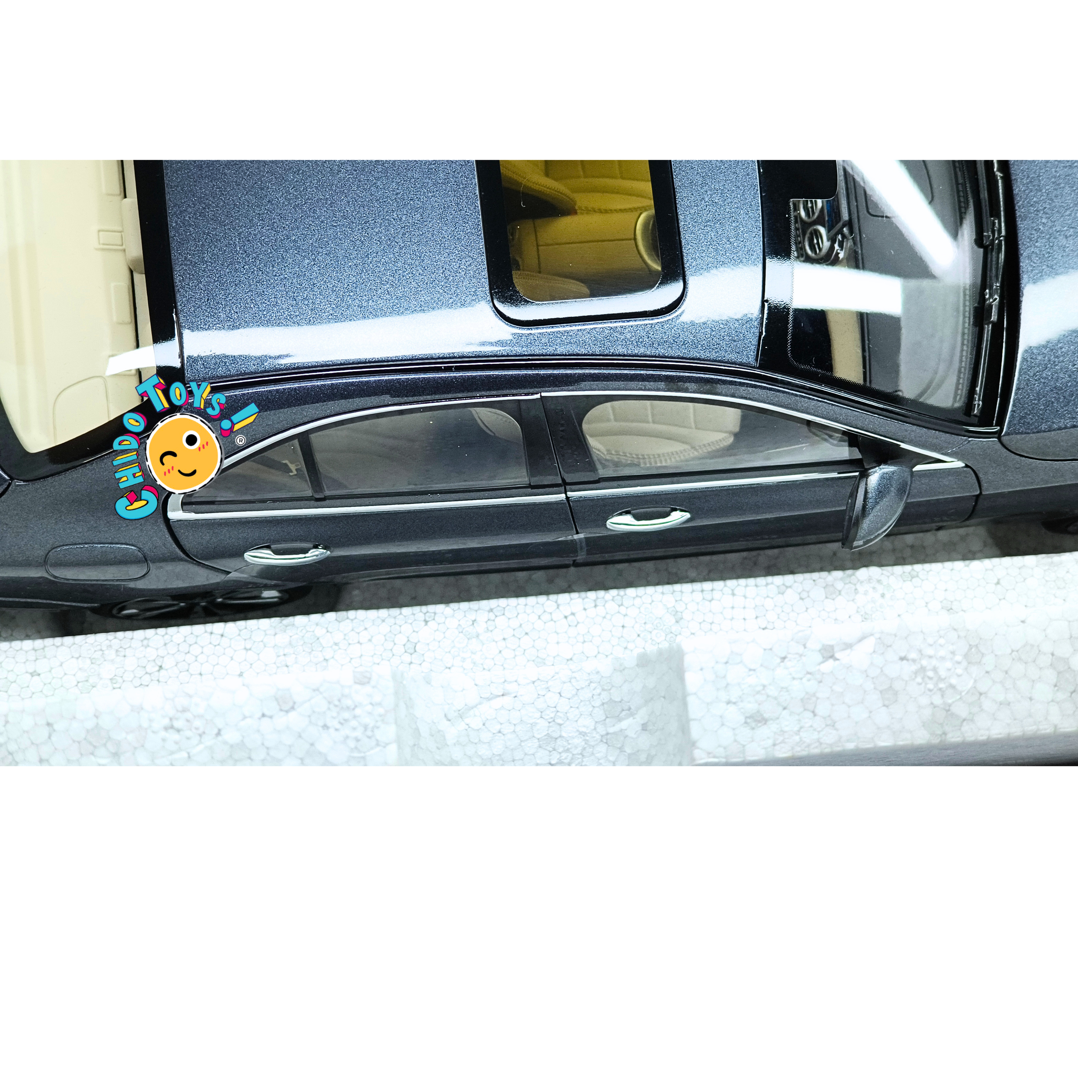 Mercedes-Benz Clase C W205 Avantgarde Norev 1:18 gris tenorita Dealer Edition