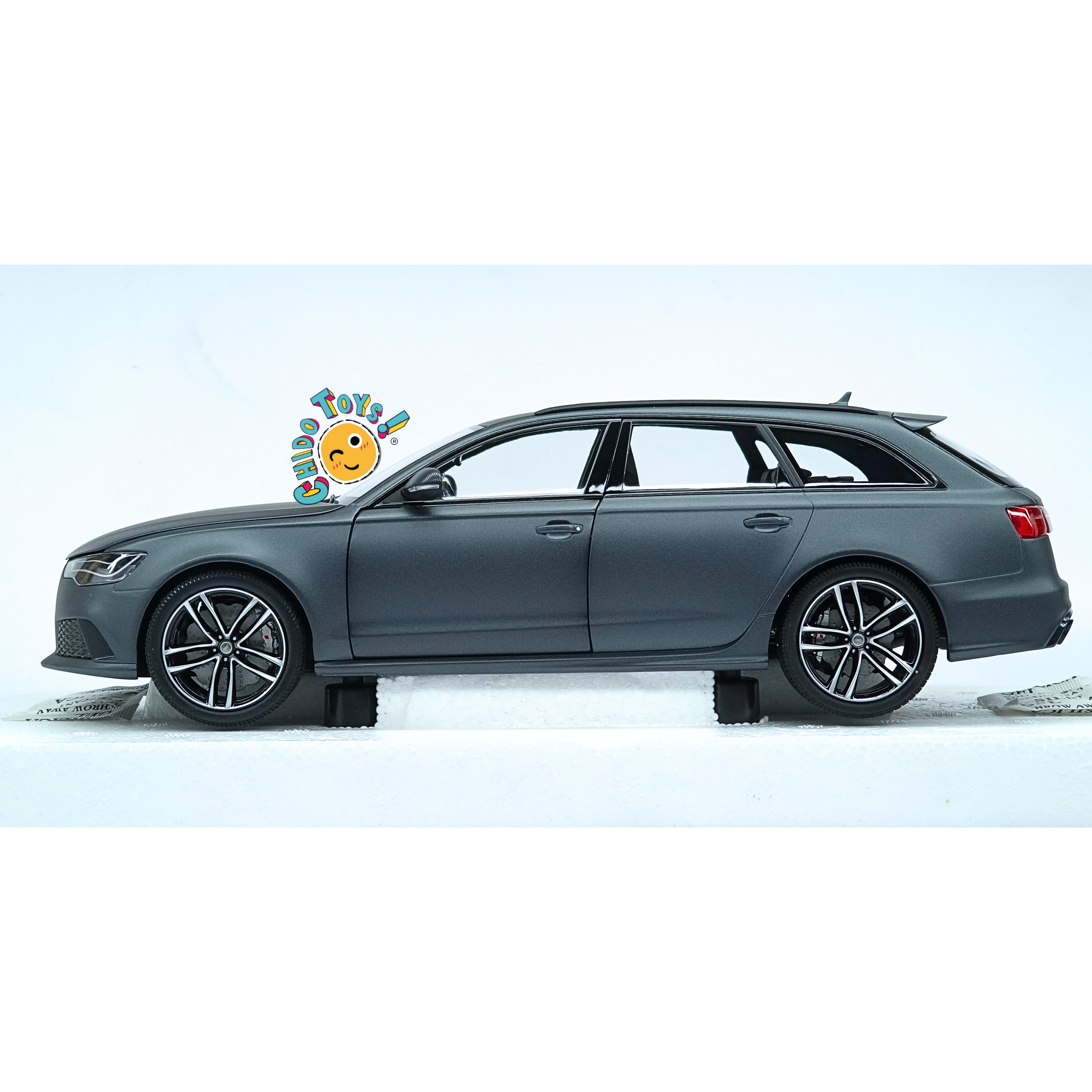 Audi RS6 Avant C7 Minichamps Audi Collection 1:18 Daytona Grey