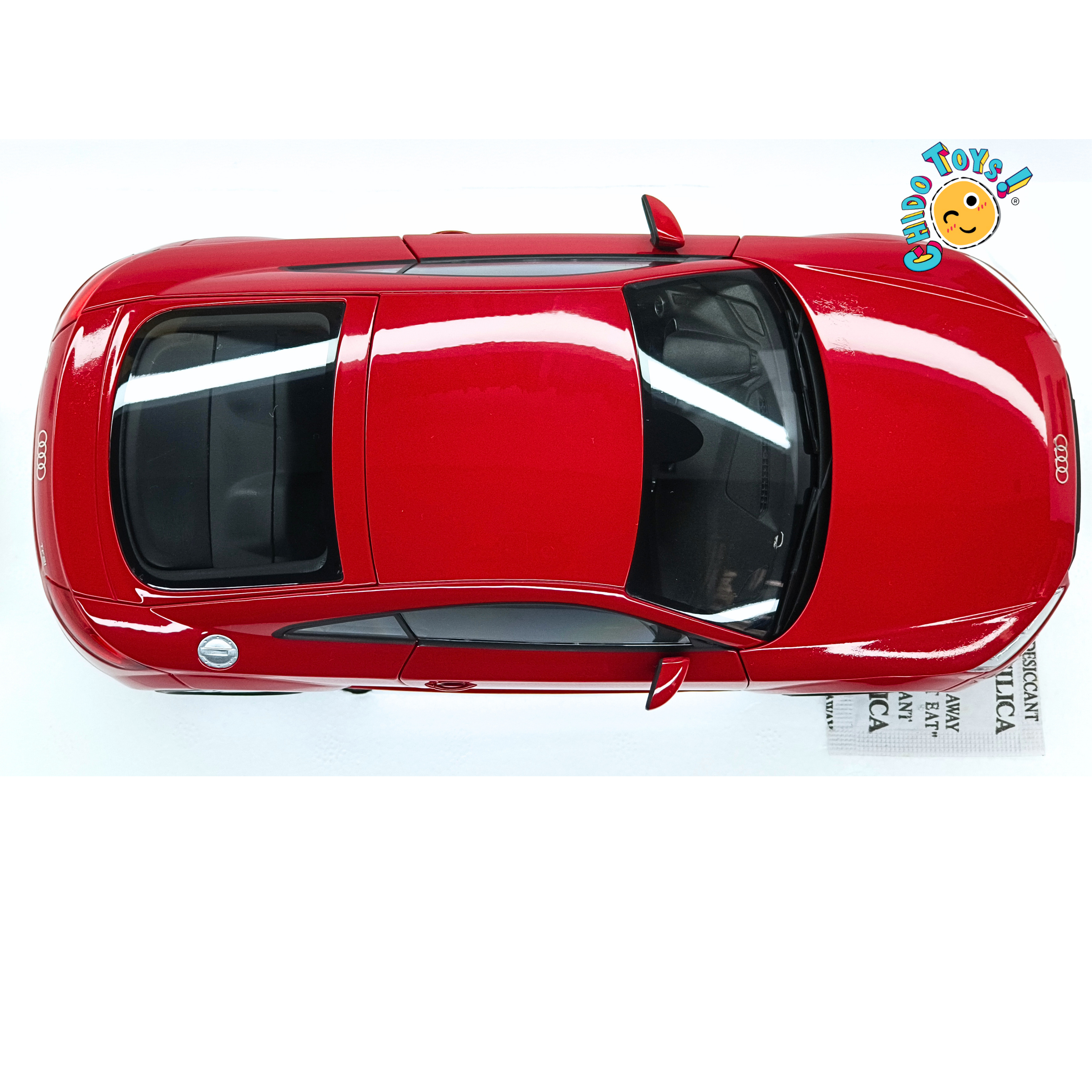 Audi TT Coupé 2014 Minichamps Audi Collection 1:18 Tango Red apertura total