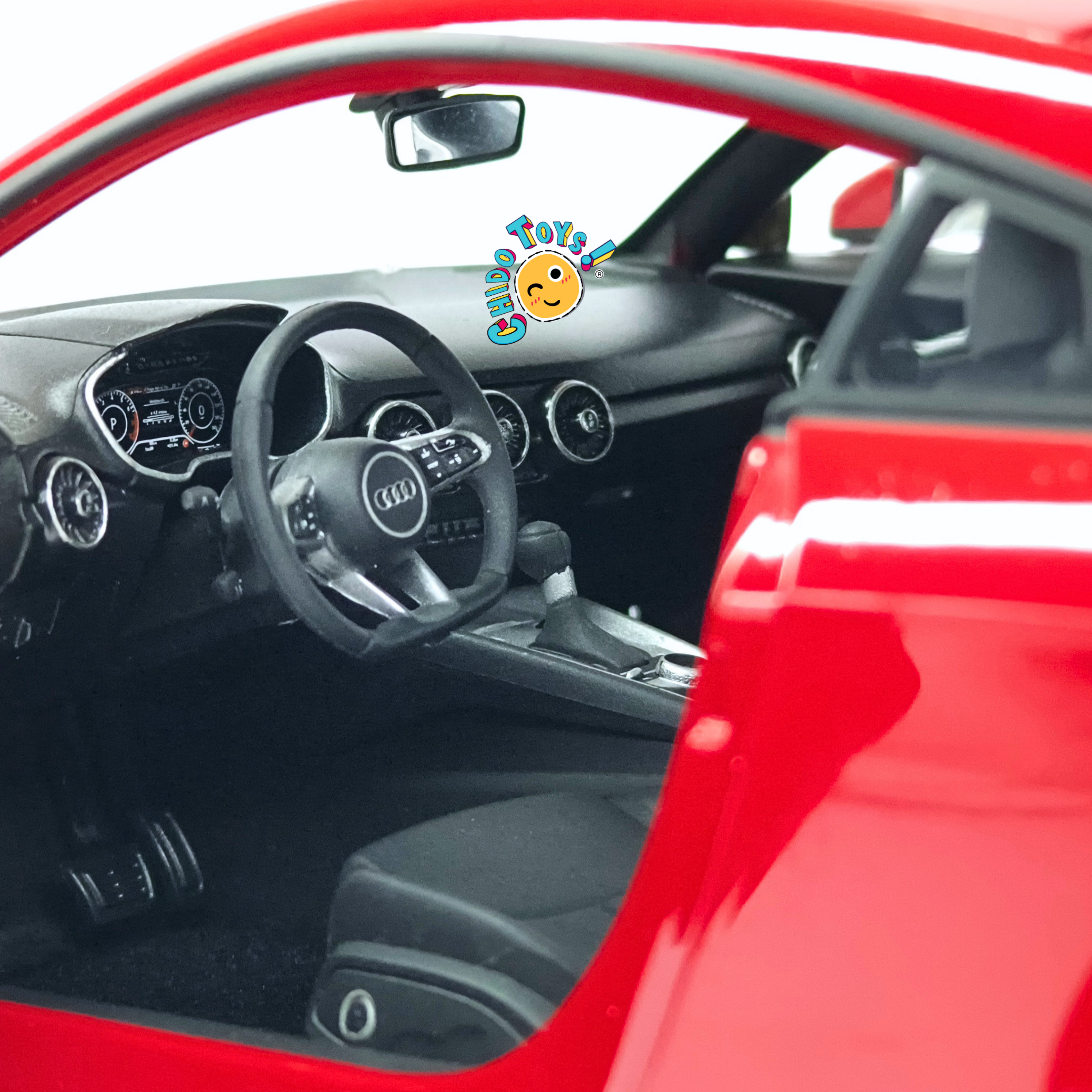 Audi TT Coupé 2014 Minichamps Audi Collection 1:18 Tango Red apertura total