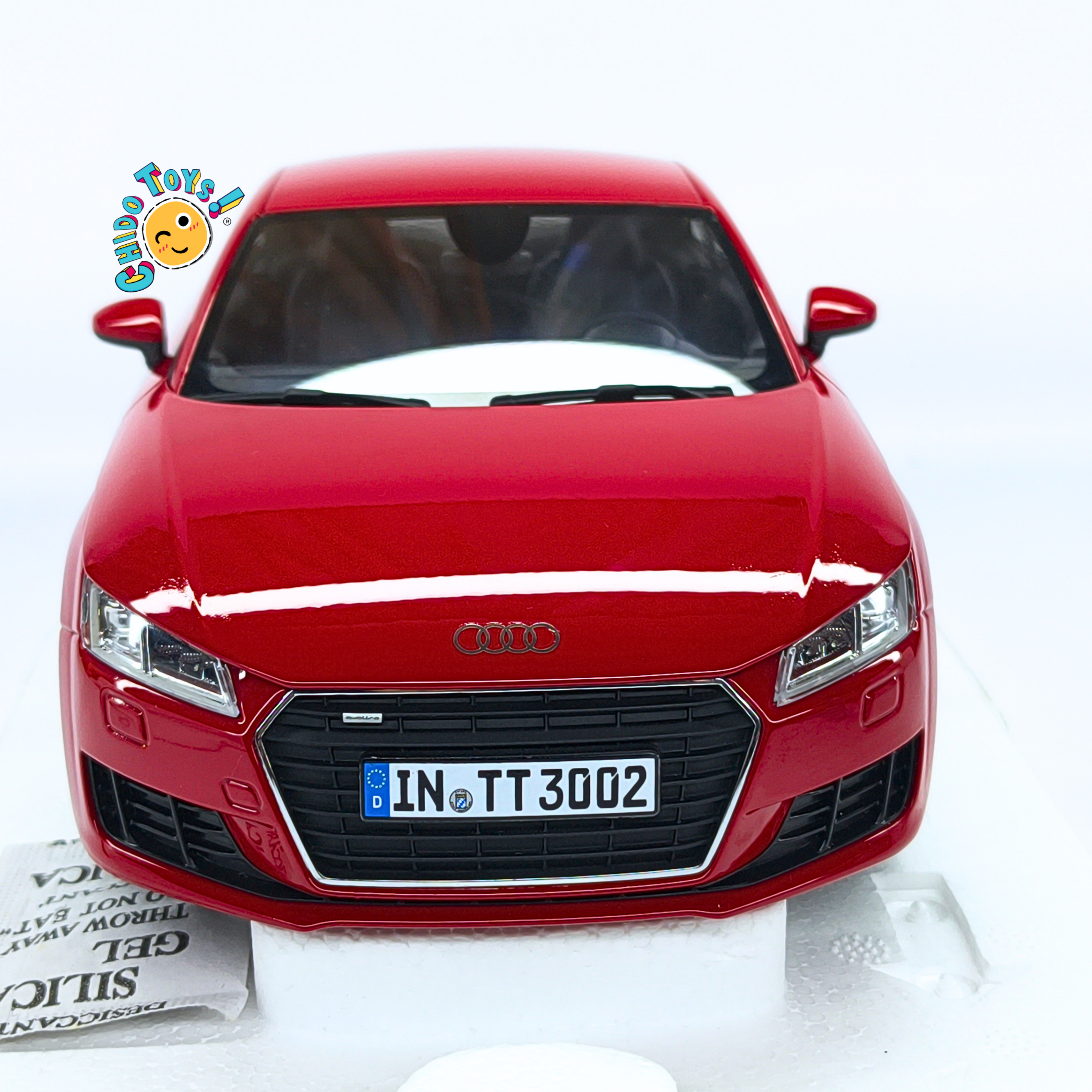 Audi TT Coupé 2014 Minichamps Audi Collection 1:18 Tango Red apertura total