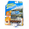 Johnny Lightning Jeep Wagoneer 1981 1:64 Vintage Red Poly, diecast con llantas de goma, panel madera y edición MiJo.