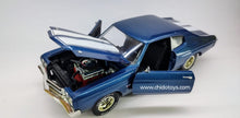 Cargar imagen en el visor de la galería, Auto a escala marca American Muscle &amp; ERTL, Modelo Chevrolet 1970 Chevelle SS454 LS6
