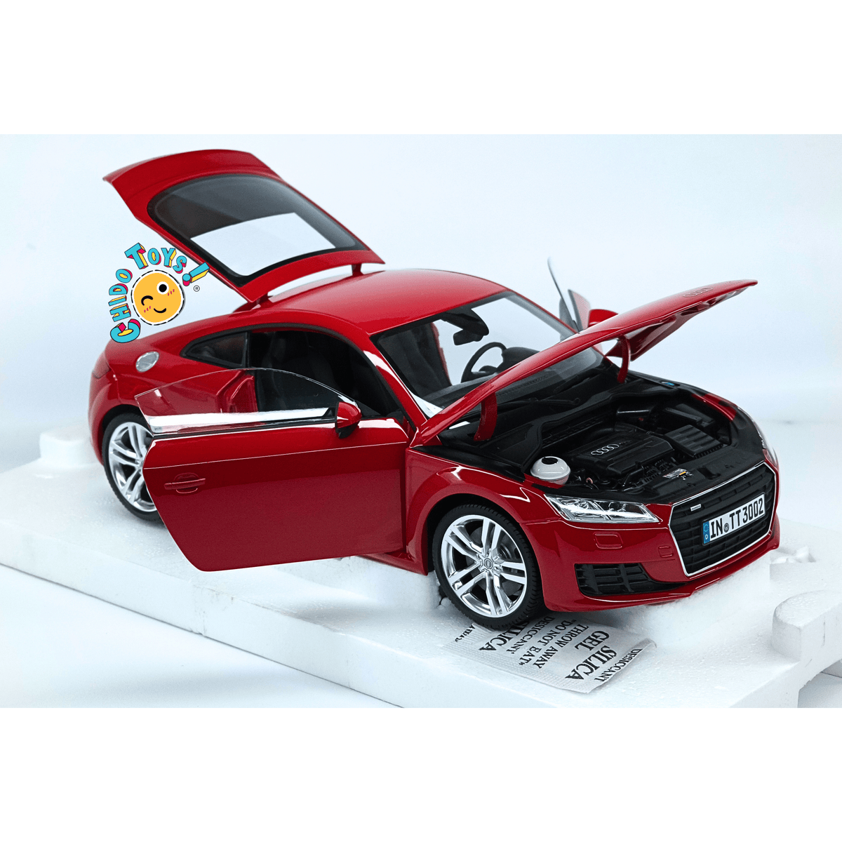 Audi TT Coupé 2014 Minichamps Audi Collection 1:18 Tango Red apertura total - Chido Toys