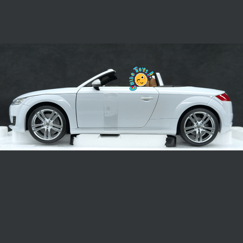 Audi TT Roadster 2014 Minichamps 1:18 Glacier White Dealers Edition - Chido Toys