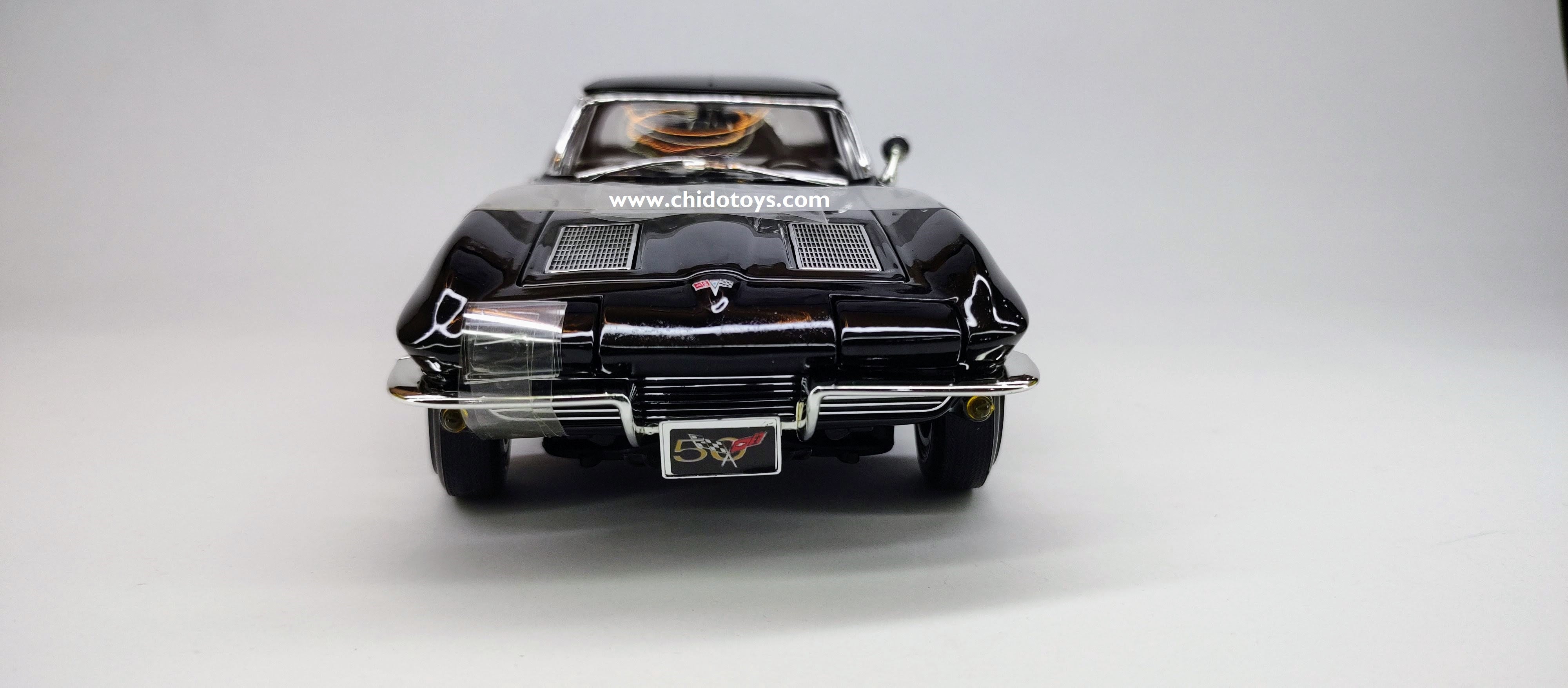 Auto a escala 1:18, Marca Amercian Muscle & ERTL, Modelo Corvette Sting Ray 1963, 50 Aniversario - Chido Toys