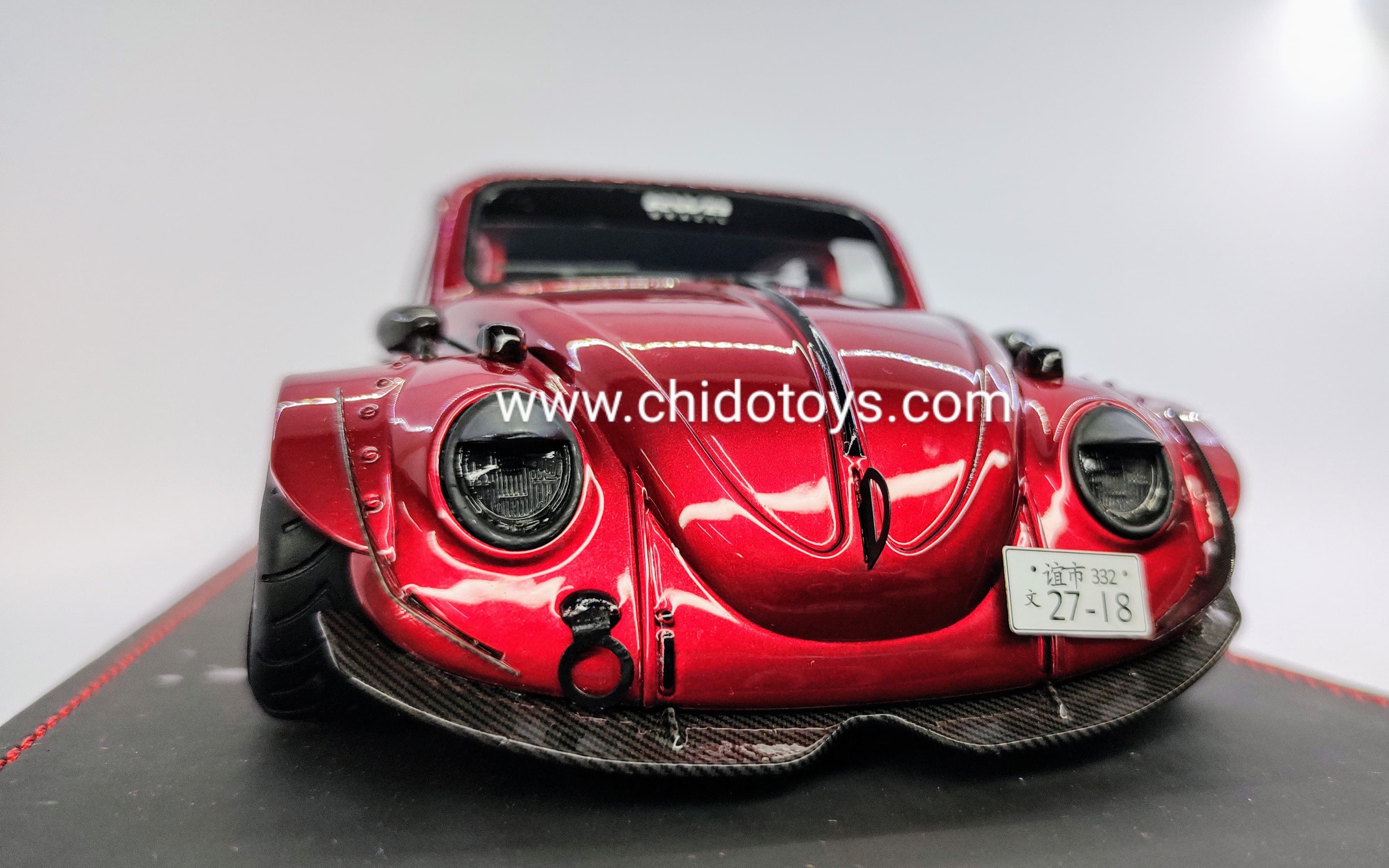 Auto a escala 1/18, marca Artist Model, Modelo VW Beetle & RWB kit Wide - Chido Toys