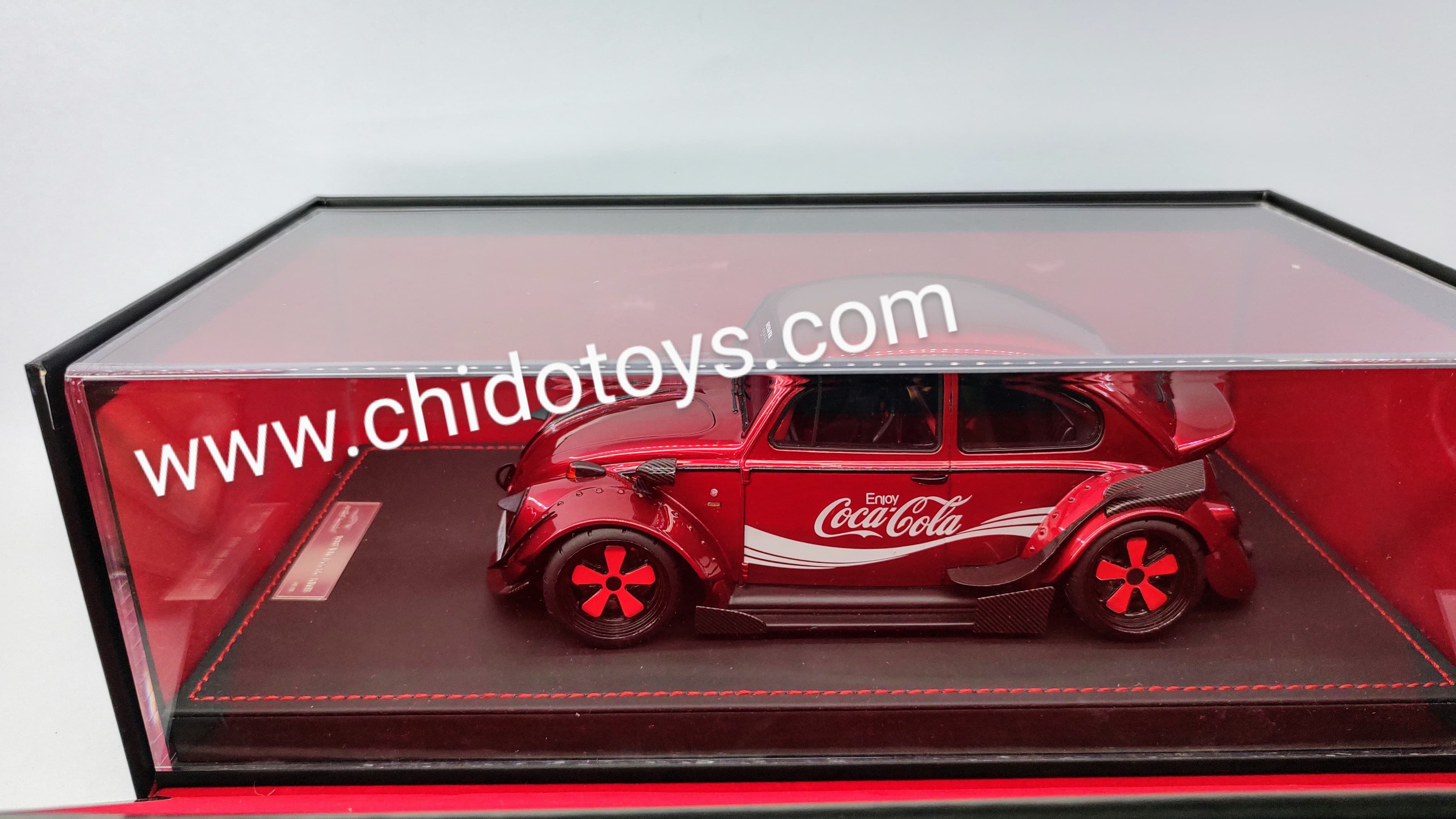 Auto a escala 1/18, marca Artist Model, Modelo VW Beetle & RWB kit Wide - Chido Toys