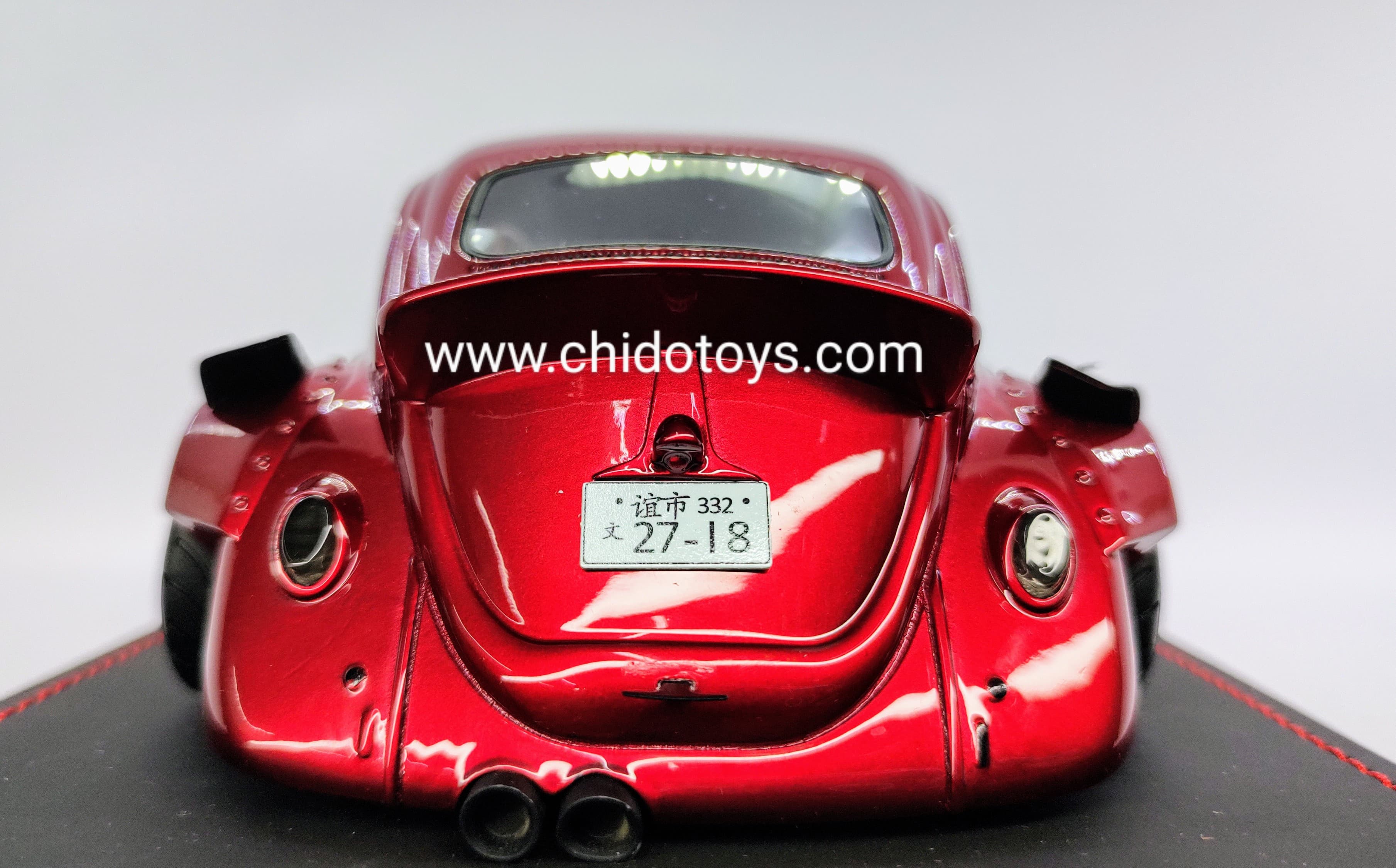 Auto a escala 1/18, marca Artist Model, Modelo VW Beetle & RWB kit Wide - Chido Toys