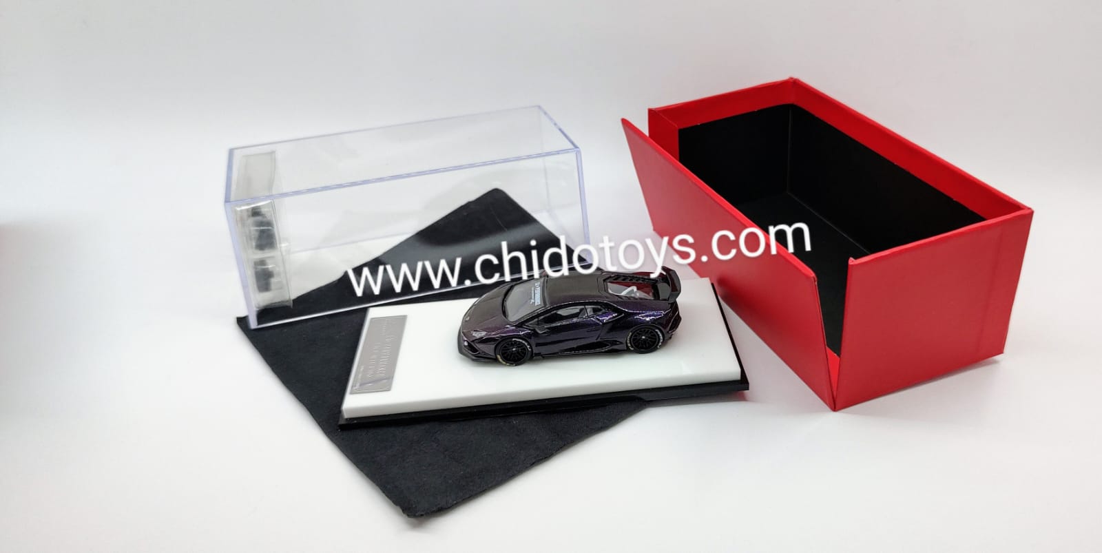 Auto a escala 1/64 modelo Huracan Purpura Carbon - Chido Toys