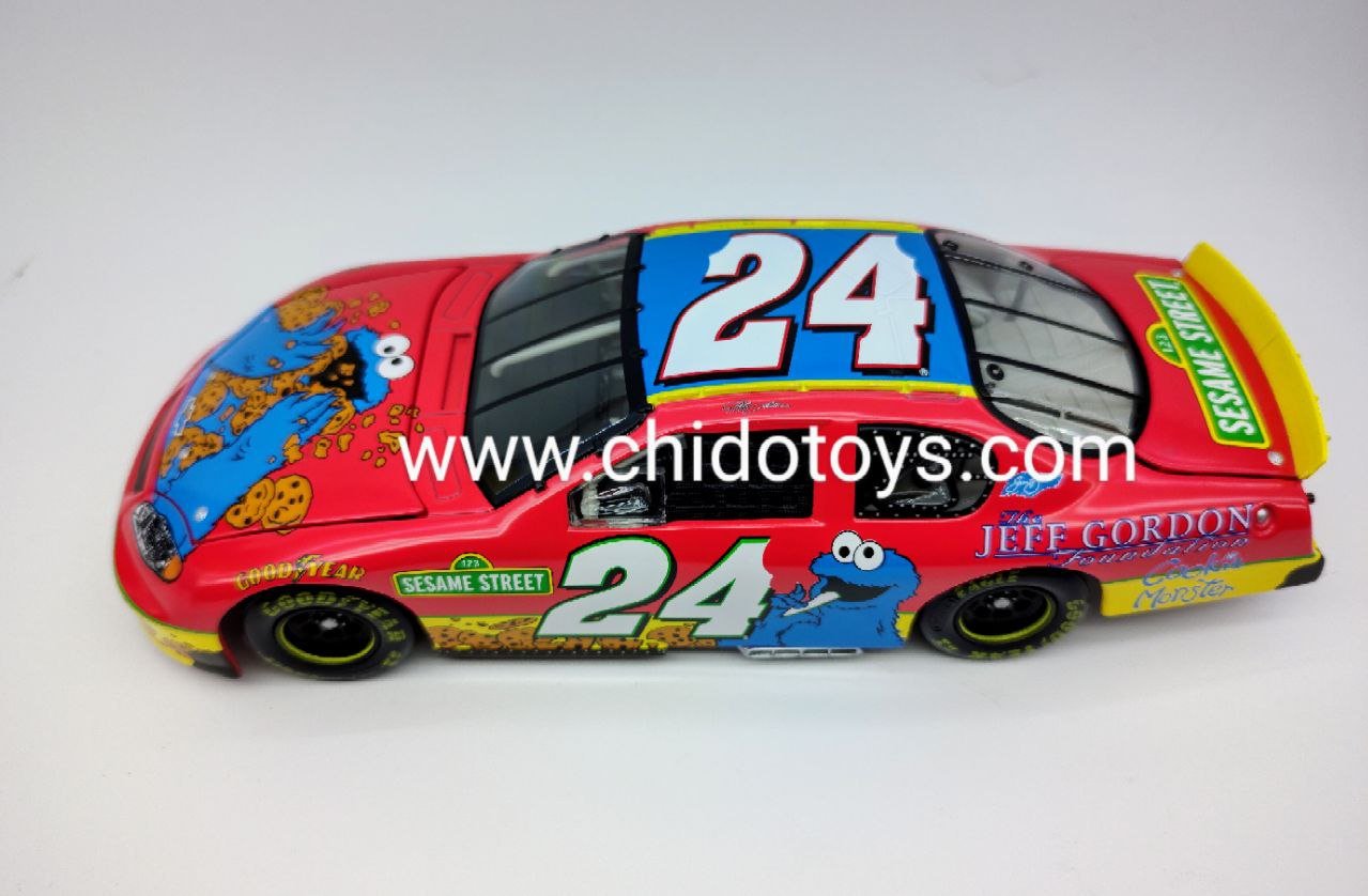 Auto a escala marca Action Racing, Modelo Monte Carlo 2003, Jeff Gordon Foundation 24 - Chido Toys