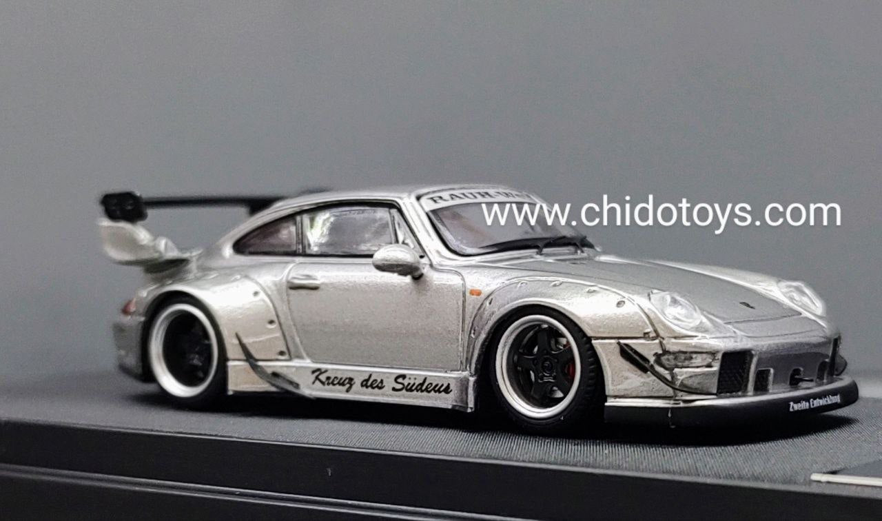 Auto a escala marca Aurora Model, Modelo RWB Liquid Silver - Chido Toys