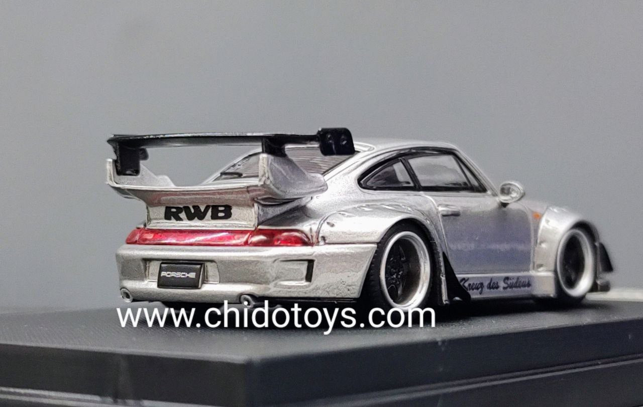 Auto a escala marca Aurora Model, Modelo RWB Liquid Silver - Chido Toys