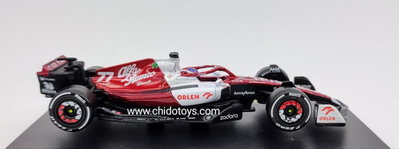Auto a escala marca Bburago, Modelo F1 Alfa Romeo Racing, Valtteri Bottas - Chido Toys