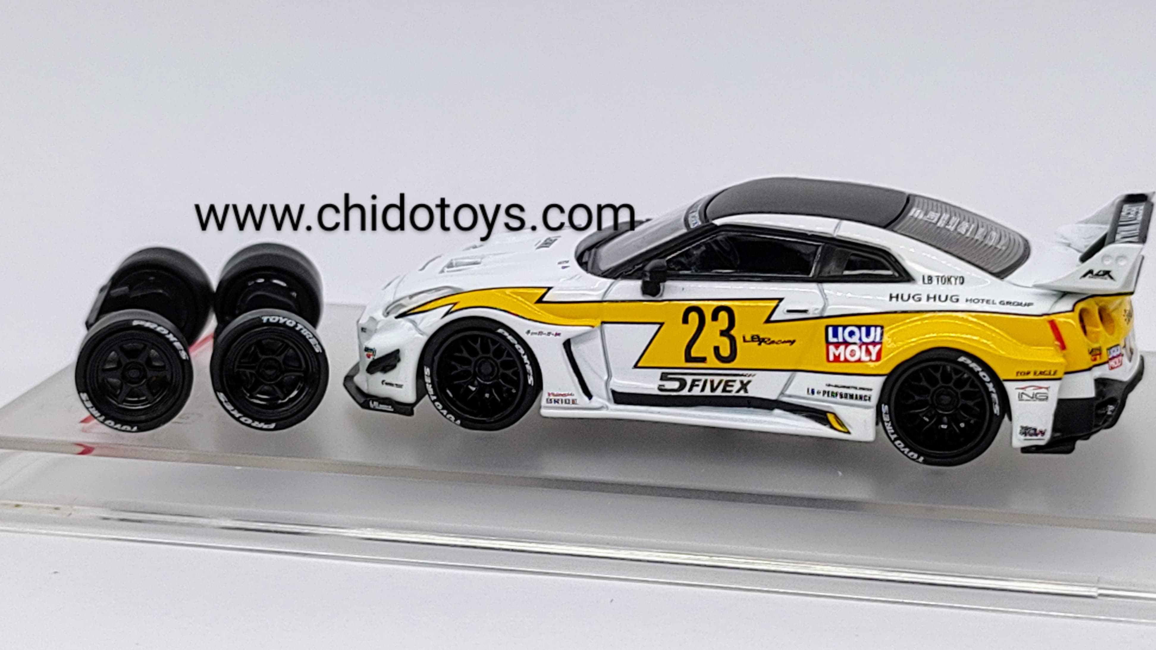 Auto a escala marca CM Models, Modelo Nissan 35 GT - RR LB Silhouette Works - Chido Toys